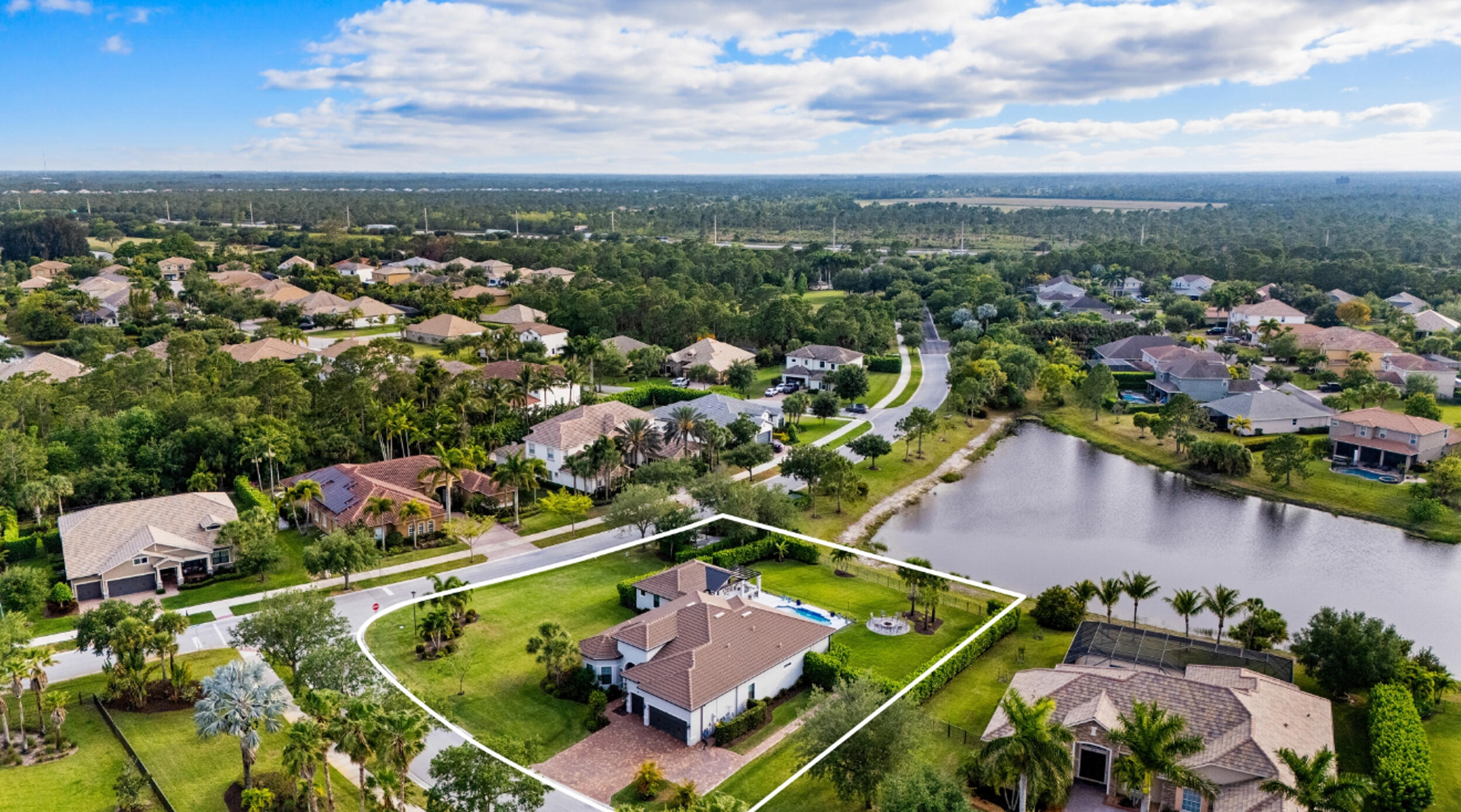 Foto de propiedad en 868 SW Habitat Lane, Palm City, FL 34990 Palm City con MLS# 