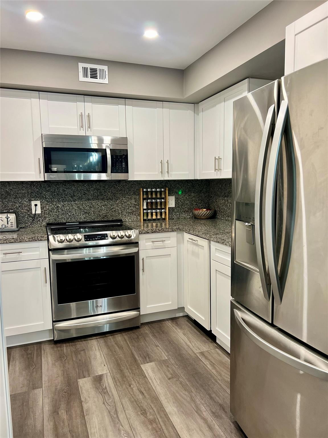 Foto de propiedad en 4040 N Hills Drive 25, Hollywood, FL 33021 Hollywood con MLS# 