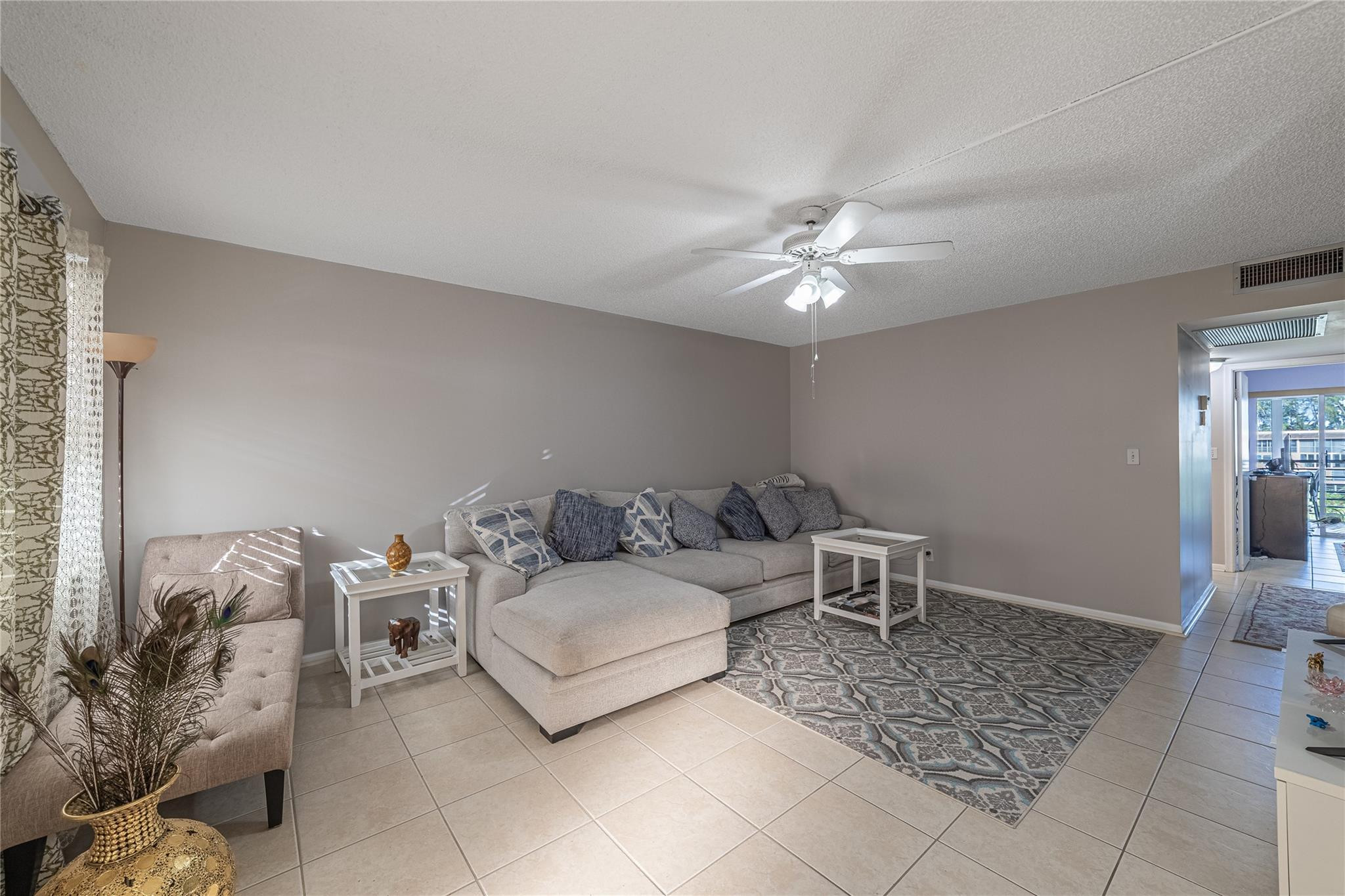Foto de propiedad en 1902 Bermuda Circle, Coconut Creek, FL 33066 Coconut Creek con MLS# 