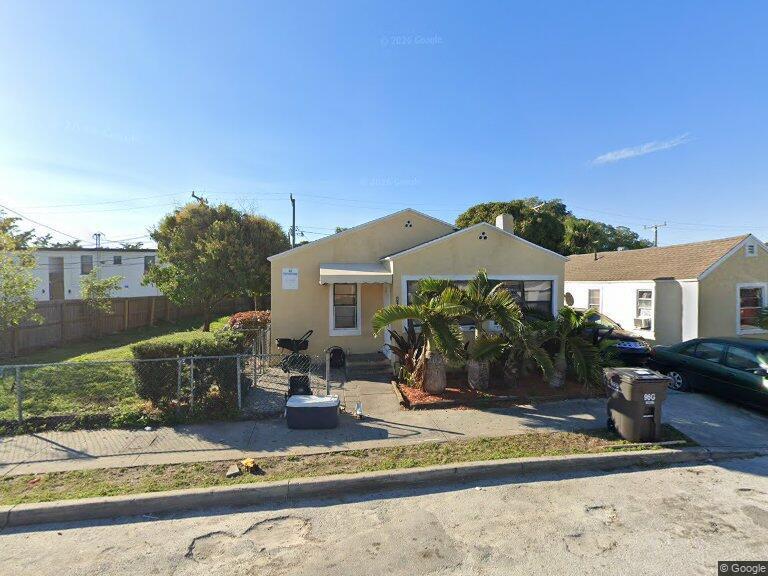 Foto de propiedad en 1012 18th Street, West Palm Beach, FL 33407 West Palm Beach con MLS# 