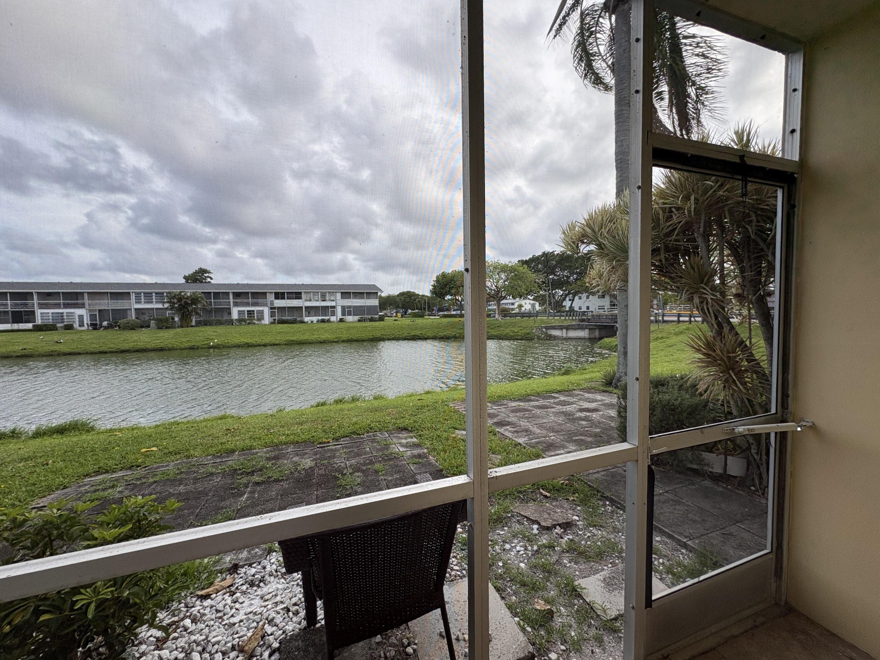 Foto de propiedad en 2 Kent A, West Palm Beach, FL 33417 West Palm Beach con MLS# 