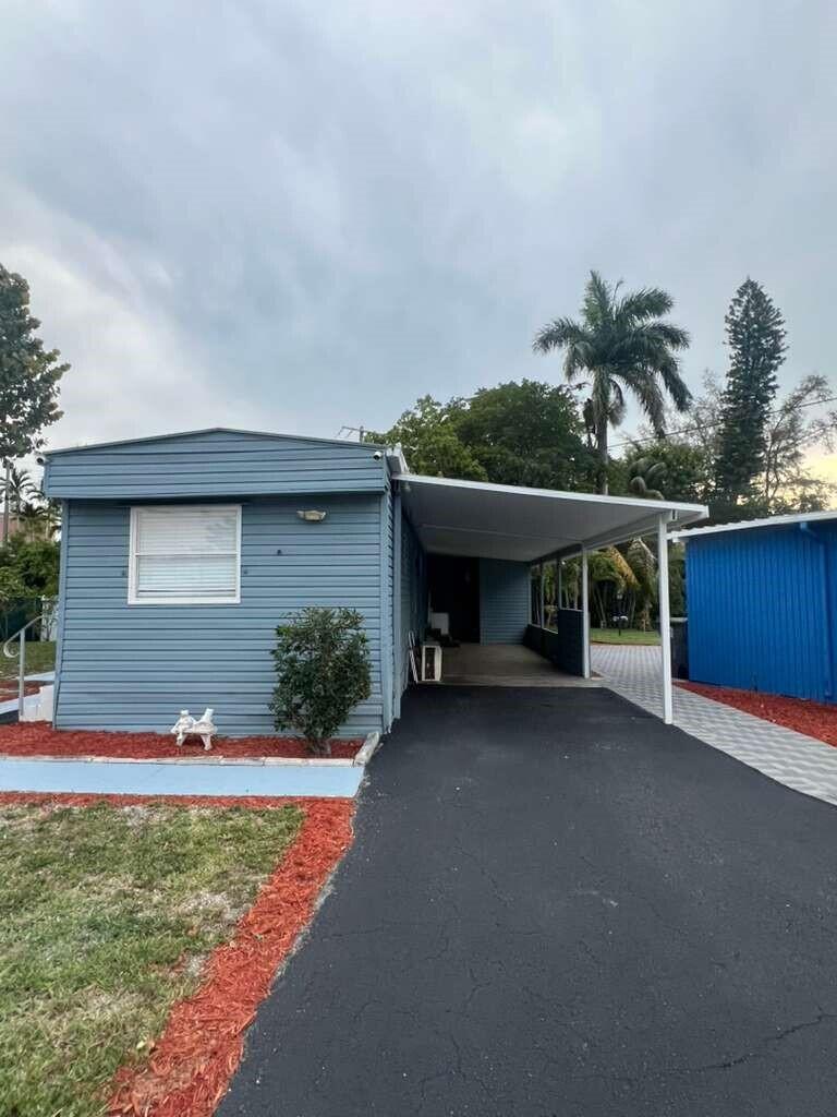 Foto de propiedad en 1495 Michelle Drive N 41, West Palm Beach, FL 33409 West Palm Beach con MLS# 