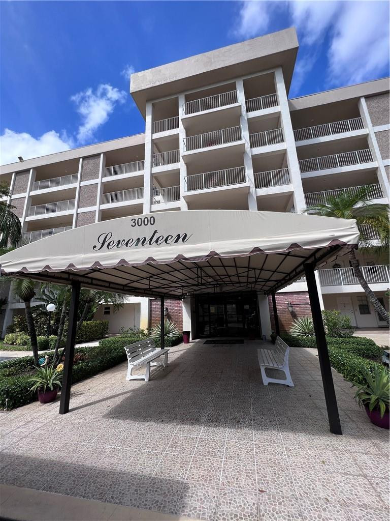 Foto de propiedad en 3000 S Course Drive 209, Pompano Beach, FL 33069 Pompano Beach con MLS#