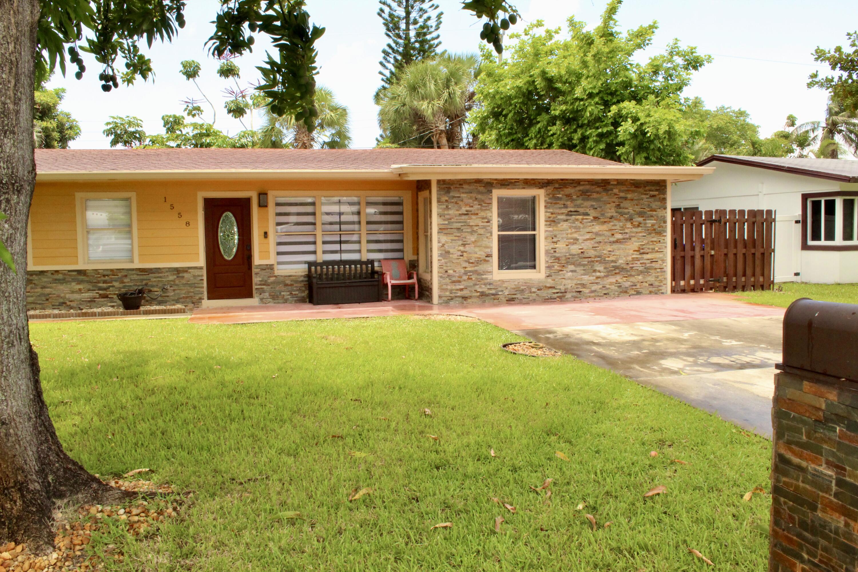 Foto de propiedad en 1558 NE 30th Street, Pompano Beach, FL 33064 Pompano Beach con MLS# 
