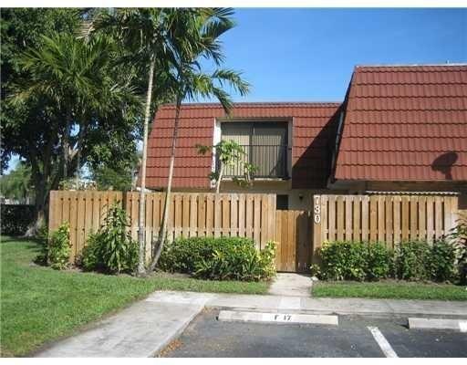 Foto de propiedad en 730 NW 98th Circle, Plantation, FL 33324 Plantation con MLS# 