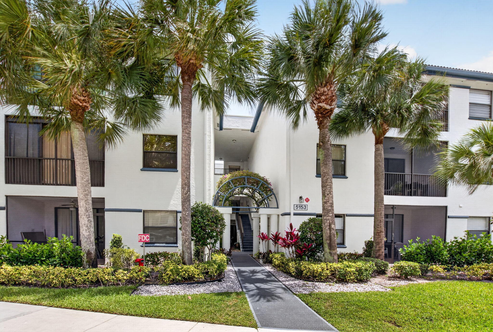 Foto de propiedad en 5153 Floria Drive J, Boynton Beach, FL 33437 Boynton Beach con MLS# 