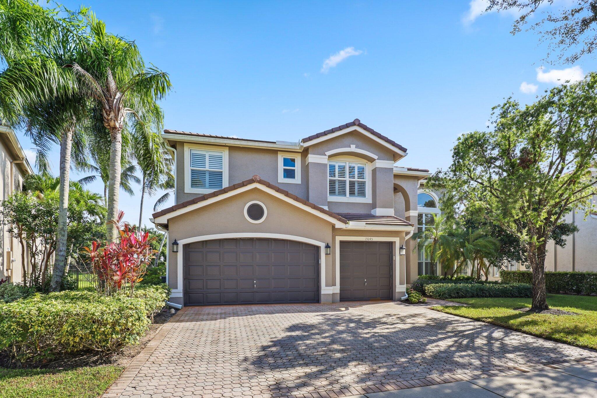 Foto de propiedad en 19245 Skyridge Circle, Boca Raton, FL 33498 Boca Raton con MLS# 