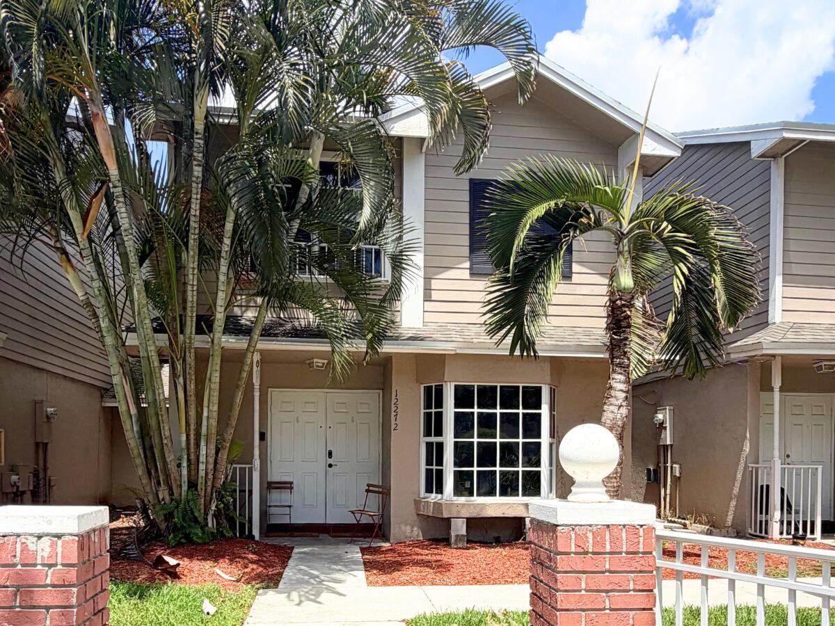 Foto de propiedad en 12272 NW 36th Place, Sunrise, FL 33323 Sunrise con MLS# 