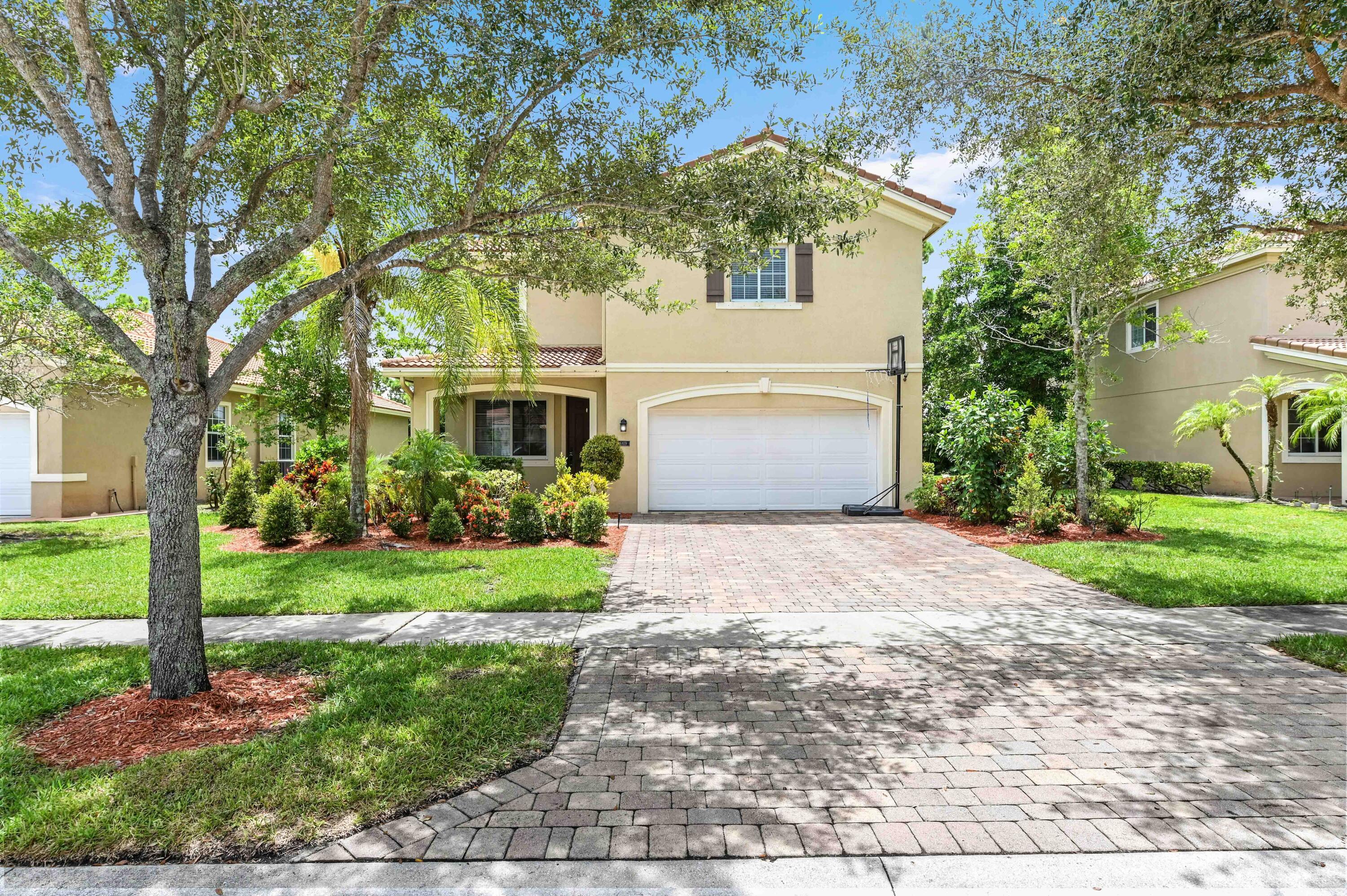 Foto de propiedad en 6819 Osage Circle, West Palm Beach, FL 33413 West Palm Beach con MLS# 