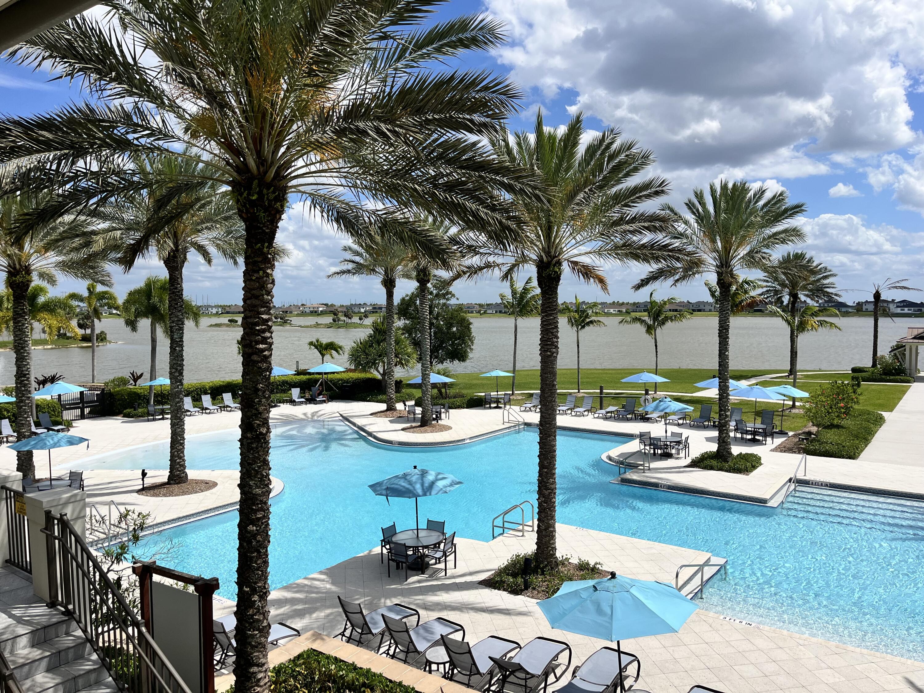 Foto de propiedad en 686 Hookline Circle, Loxahatchee, FL 33470 Loxahatchee con MLS# 