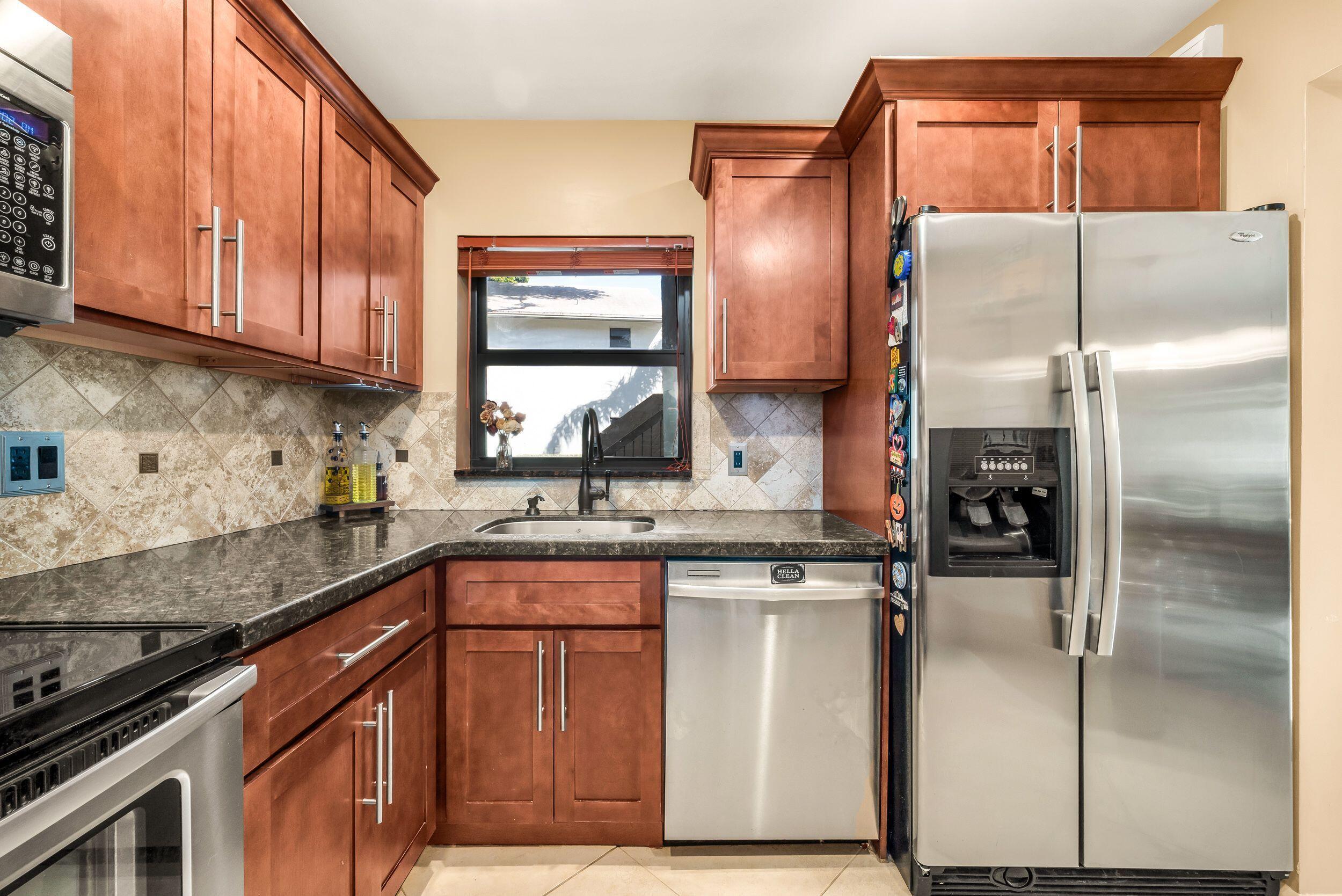 Foto de propiedad en 4772 NW 22nd Street 42122, Coconut Creek, FL 33063 Coconut Creek con MLS# 