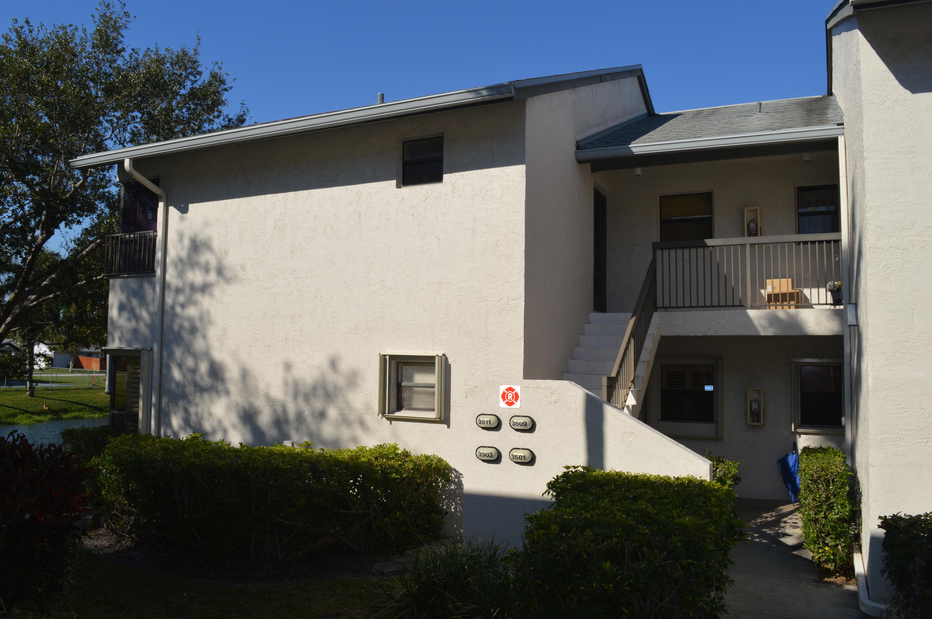 Foto de propiedad en 3511 Cocoplum Circle, Coconut Creek, FL 33063 Coconut Creek con MLS# 