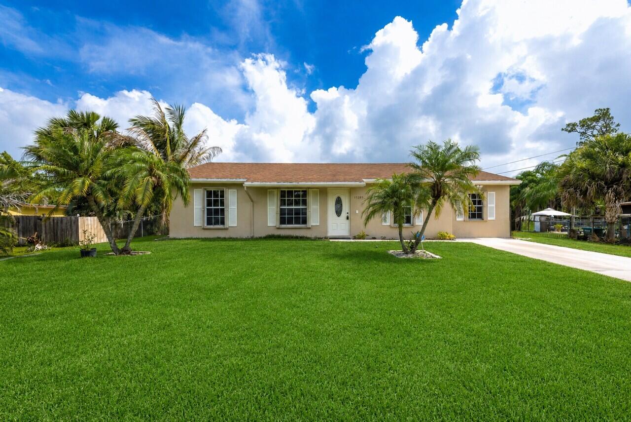 Foto de propiedad en 15285 San Diego Drive, Loxahatchee Groves, FL 33470 Loxahatchee Groves con MLS# 