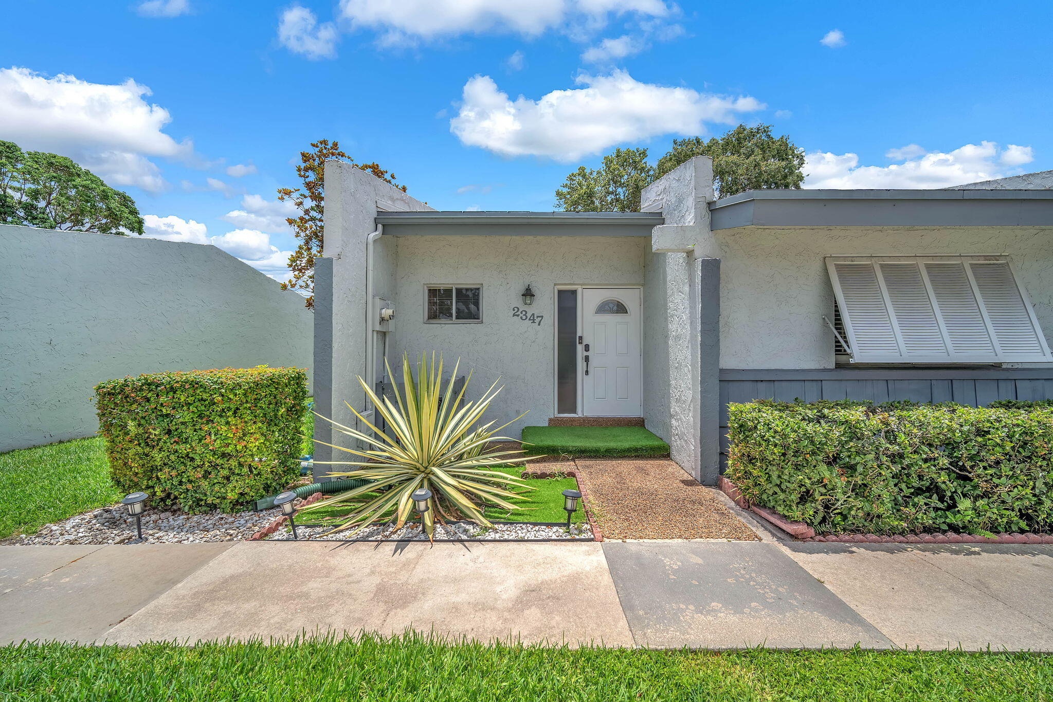 Foto de propiedad en 2347 N 37th Avenue, Hollywood, FL 33021 Hollywood con MLS# 