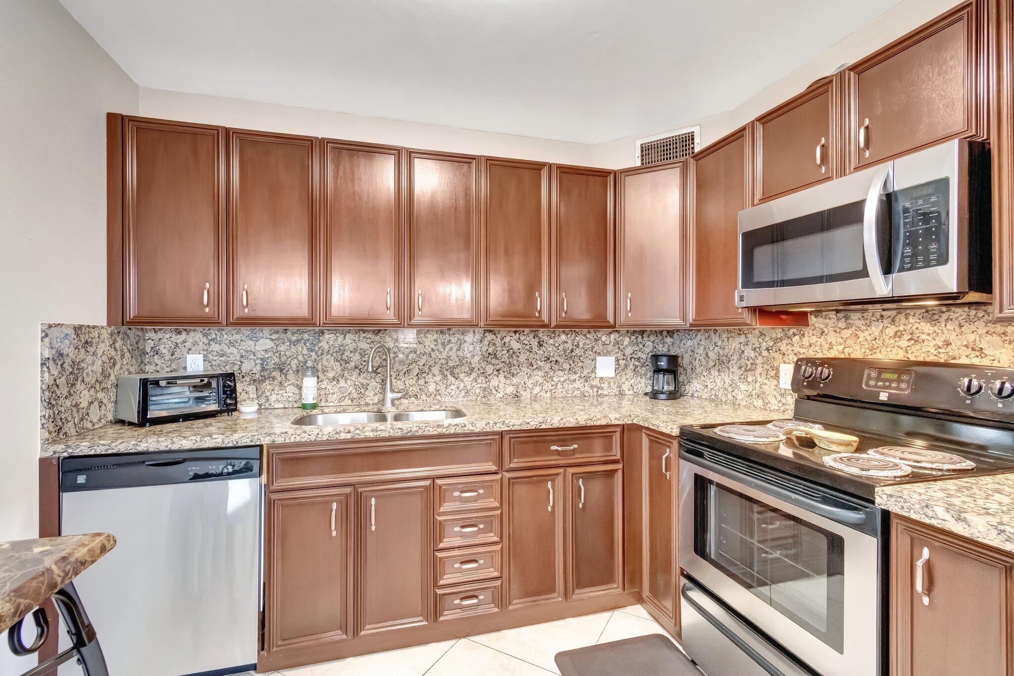 Foto de propiedad en 4049 Wolverton C, Boca Raton, FL 33434 Boca Raton con MLS# 