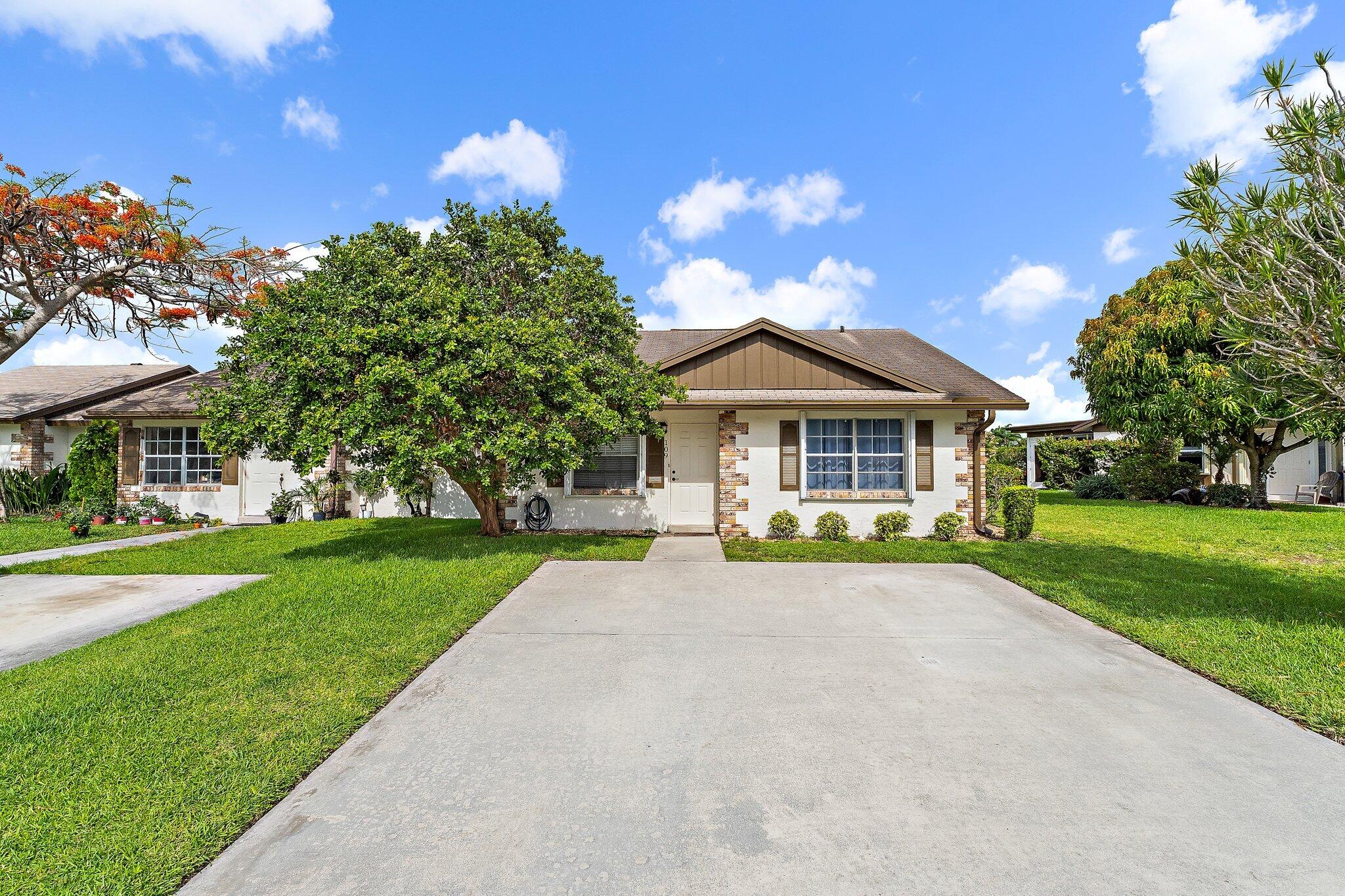 Foto de propiedad en 109 Doe Trail, Jupiter, FL 33458 Jupiter con MLS# 