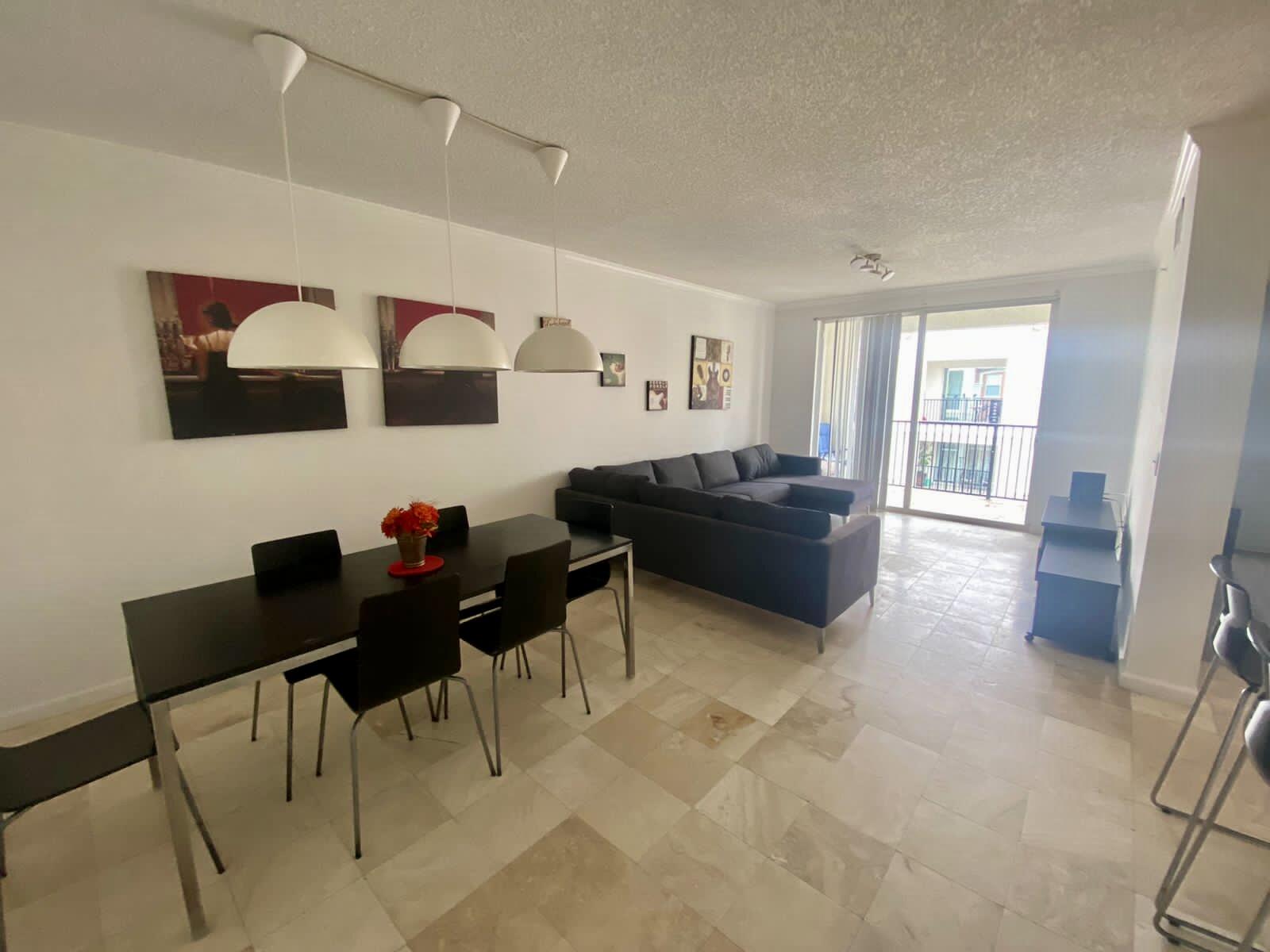 Foto de propiedad en 17100 N Bay Road 1911, Sunny Isles Beach, FL 33160 Sunny Isles Beach con MLS# 