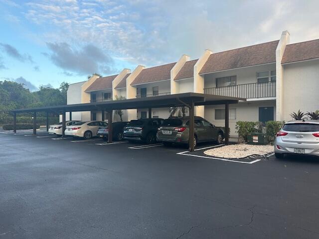Foto de propiedad en 2975 SW 22nd Avenue 2020, Delray Beach, FL 33445 Delray Beach con MLS# 