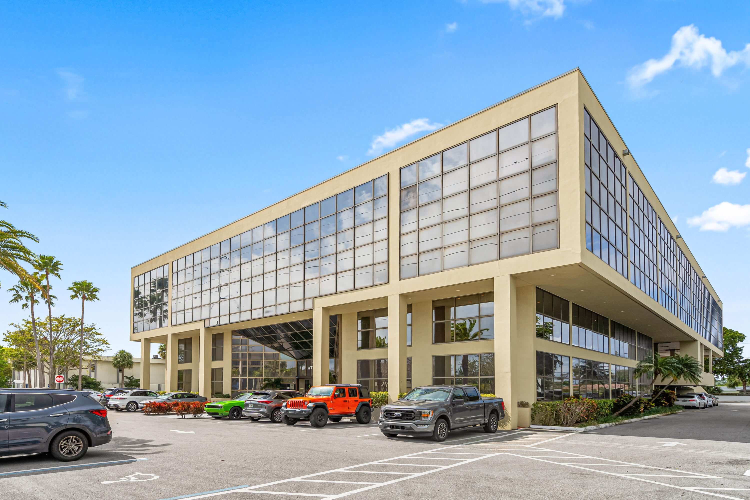 Foto de propiedad en 631 Us-1, North Palm Beach, FL North Palm Beach con MLS# 