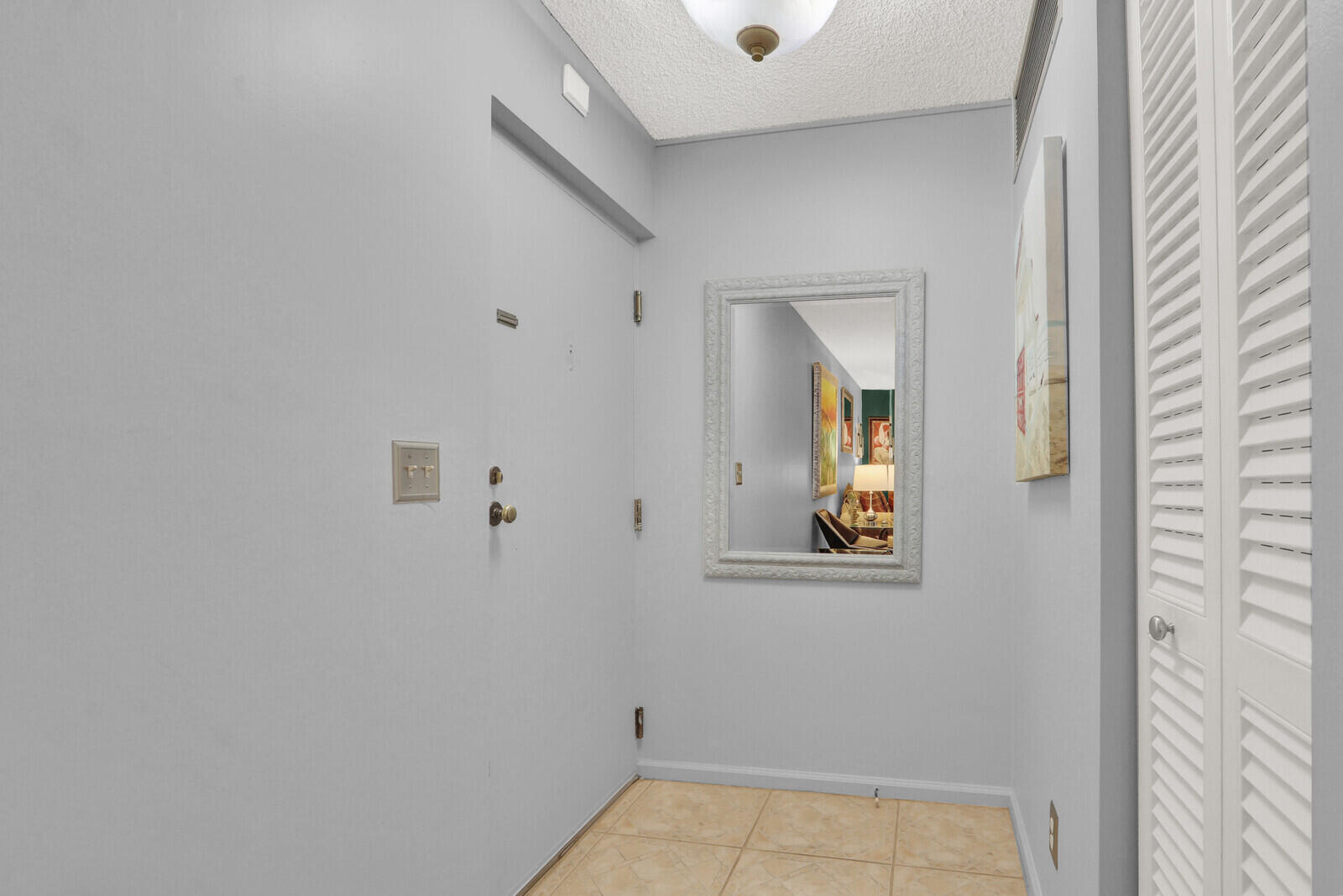 Foto de propiedad en 2800 N Ocean Drive A-2b, Singer Island, FL 33404 Singer Island con MLS# 