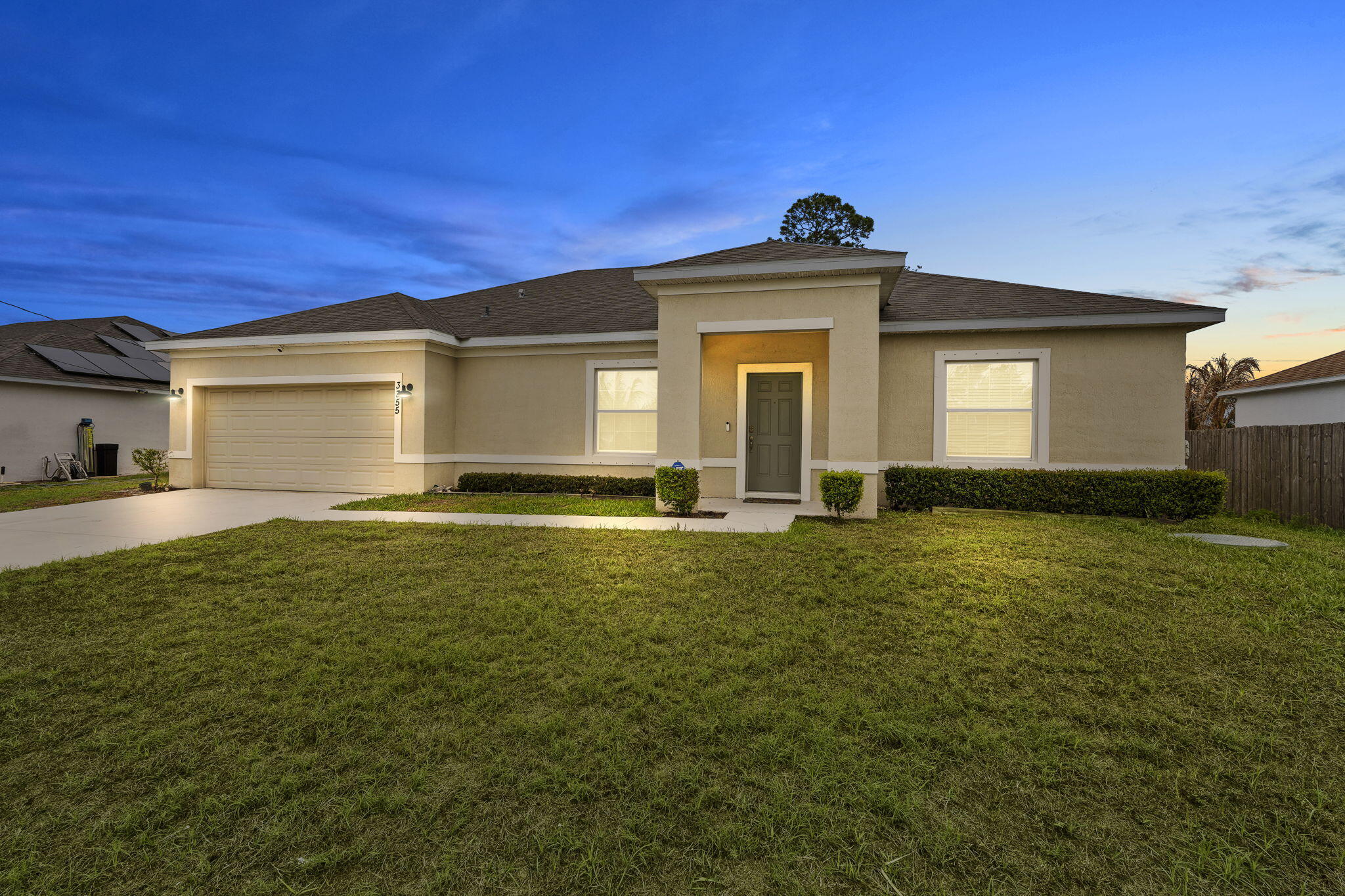 Foto de propiedad en 3355 SW Foremost Drive, Port St. Lucie, FL 34953 Port St. Lucie con MLS# 
