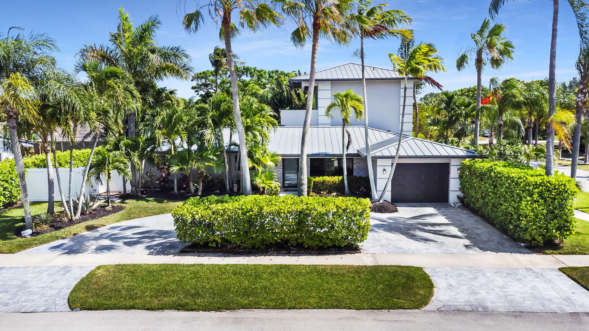 Foto de propiedad en 1100 SE 5th Court, Deerfield Beach, FL 33441 Deerfield Beach con MLS# 