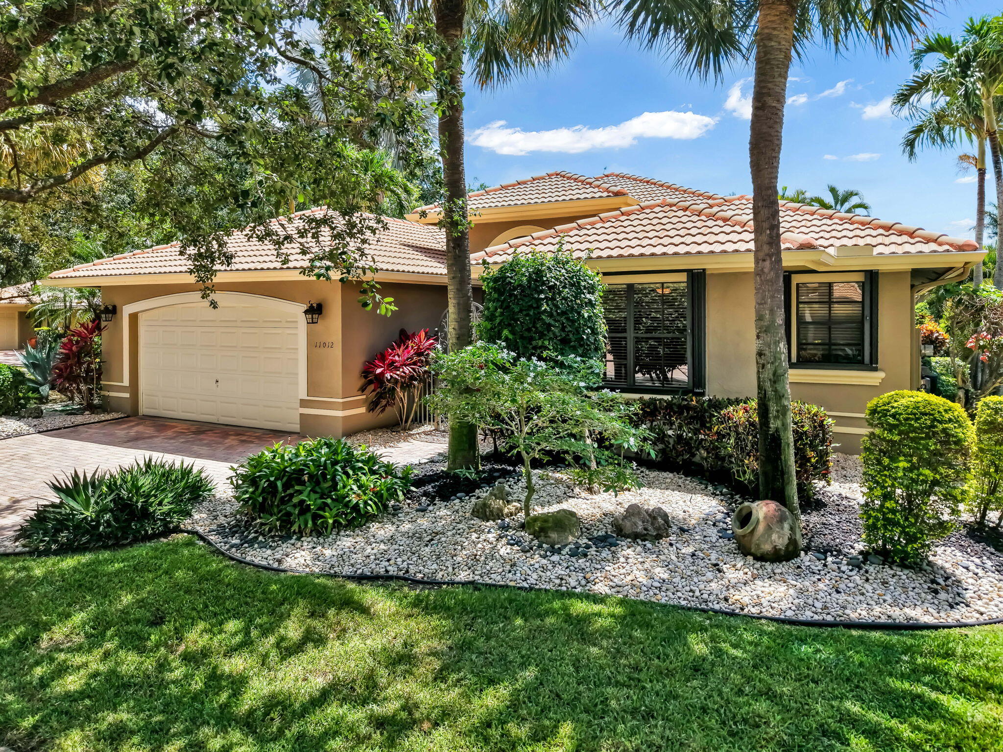 Foto de propiedad en 11012 Vía Sorrento, Boynton Beach, FL 33437 Boynton Beach con MLS# 