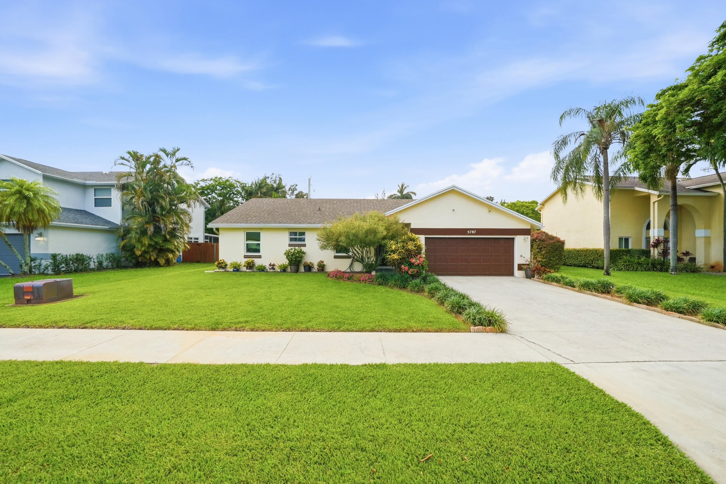 Vendido 5787 SW 57th Way, Davie, FL 33314, Davie, FL 33314