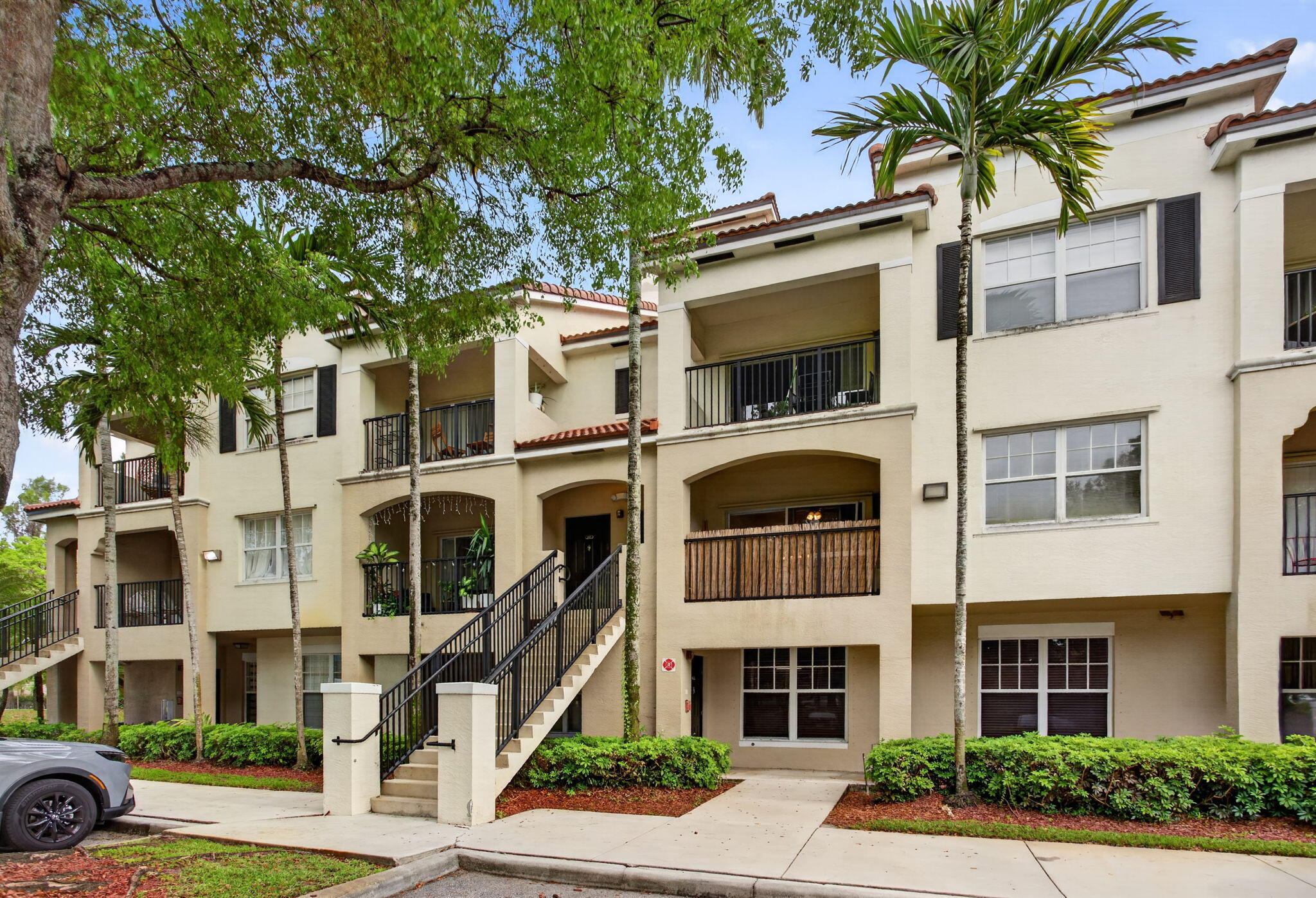 Foto de propiedad en 5880 W Sample Road 206, Coral Springs, FL 33067 Coral Springs con MLS# 