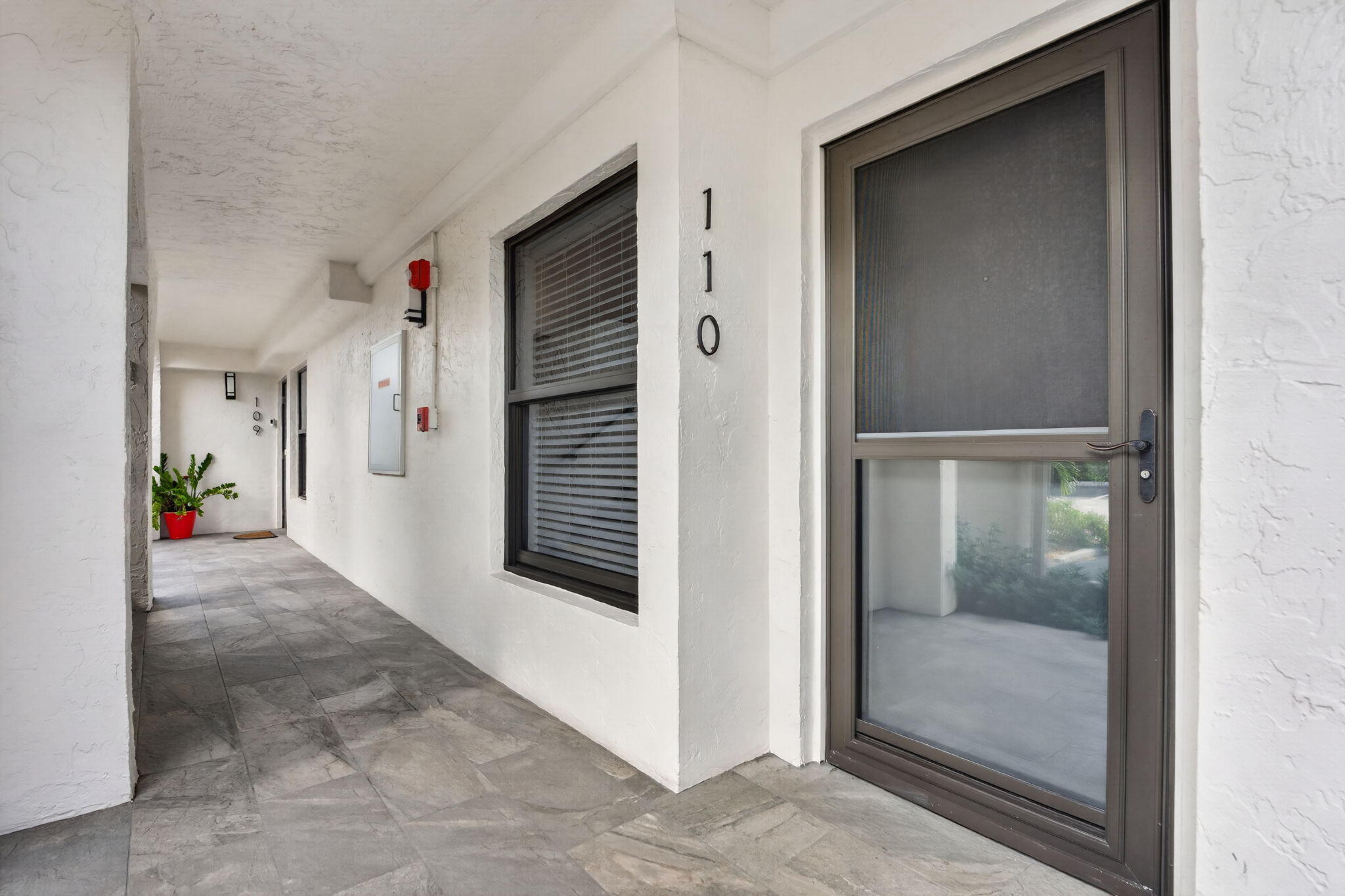 Foto de propiedad en 1627 Riverview Road 110, Deerfield Beach, FL 33441 Deerfield Beach con MLS# 