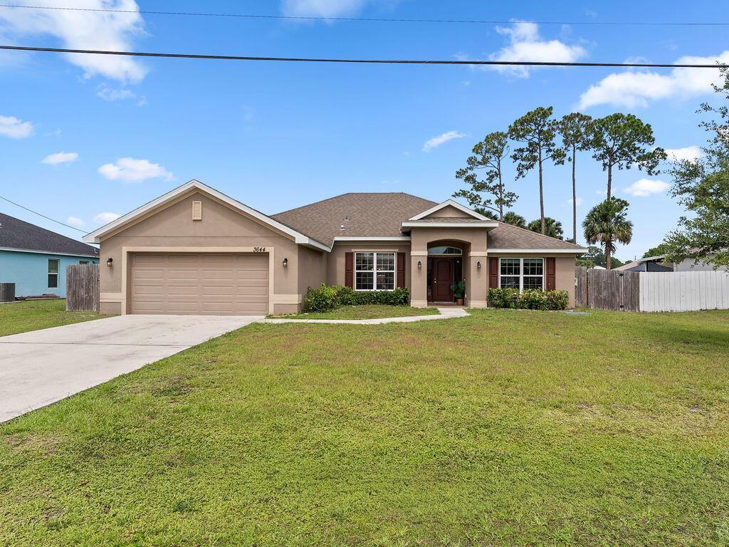 Foto de propiedad en 3644 SW Ballweg Street, Port St. Lucie, FL 34953 Port St. Lucie con MLS# 