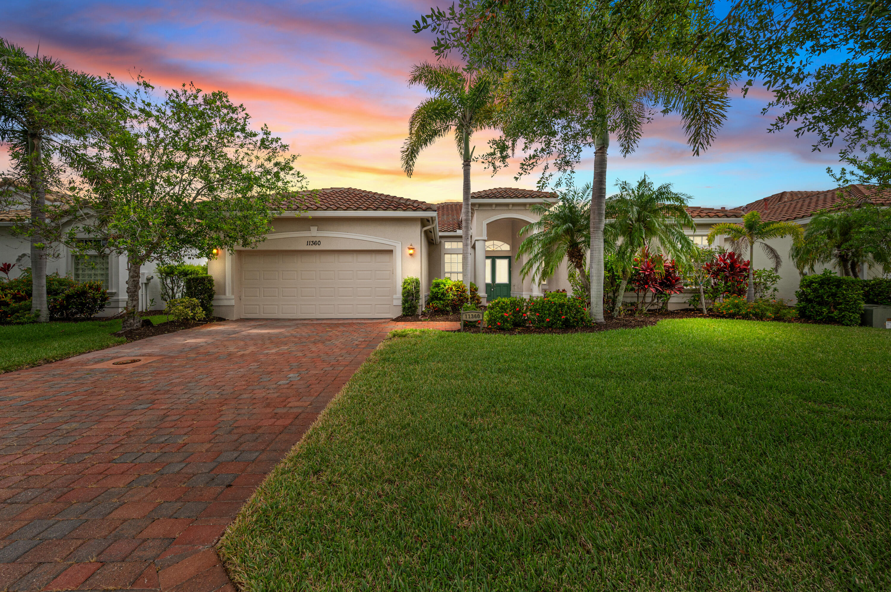 Foto de propiedad en 11360 SW Aspen Lane, Port St. Lucie, FL 34987 Port St. Lucie con MLS# 