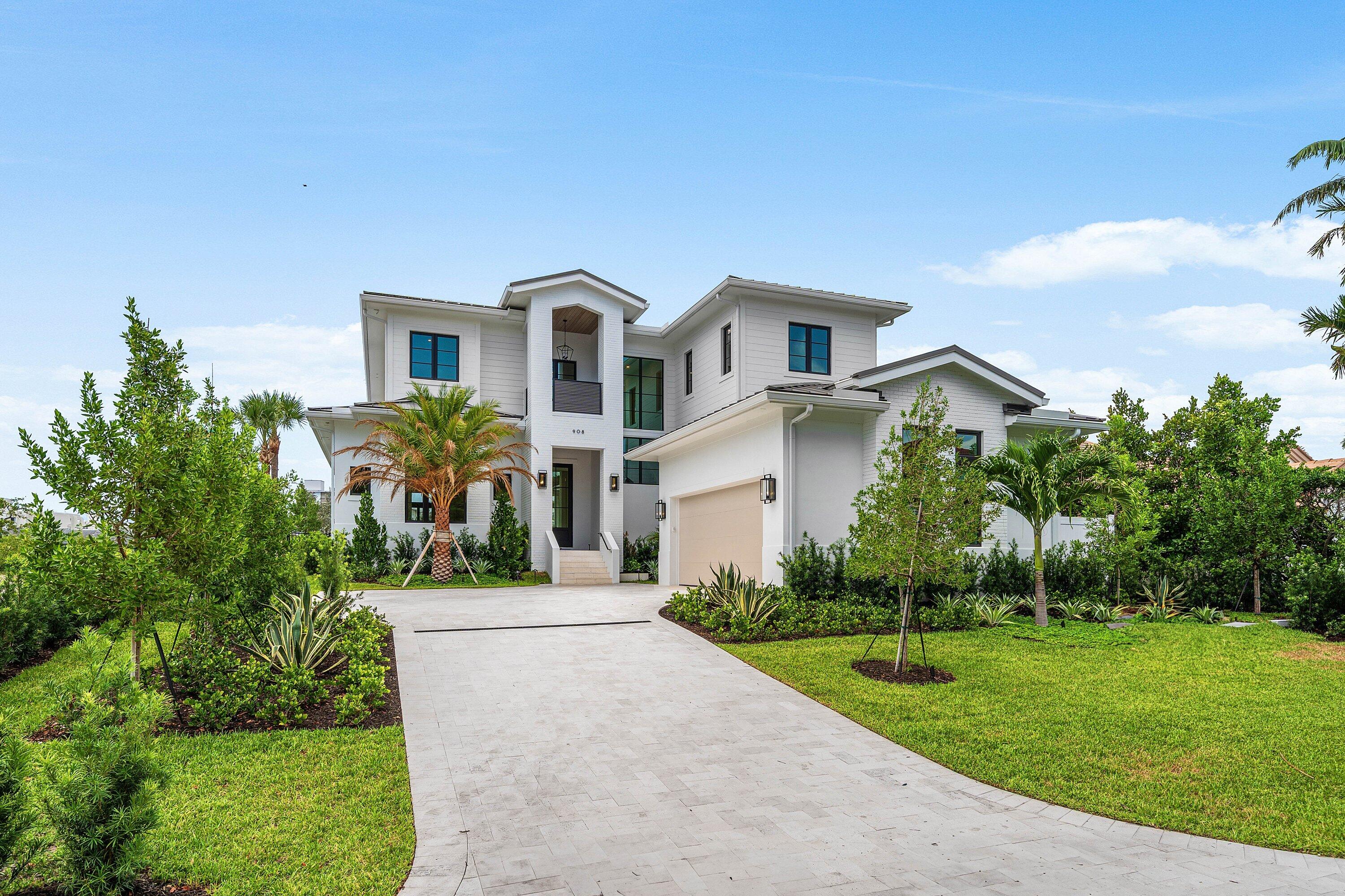 Foto de propiedad en 908 N Atlantic Drive, Lantana, FL 33462 Lantana con MLS# 