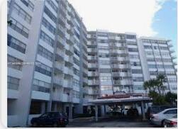 Foto de propiedad en 1300 NE Miami Gardens Drive 901e, Miami, FL 33179 Miami con MLS# 