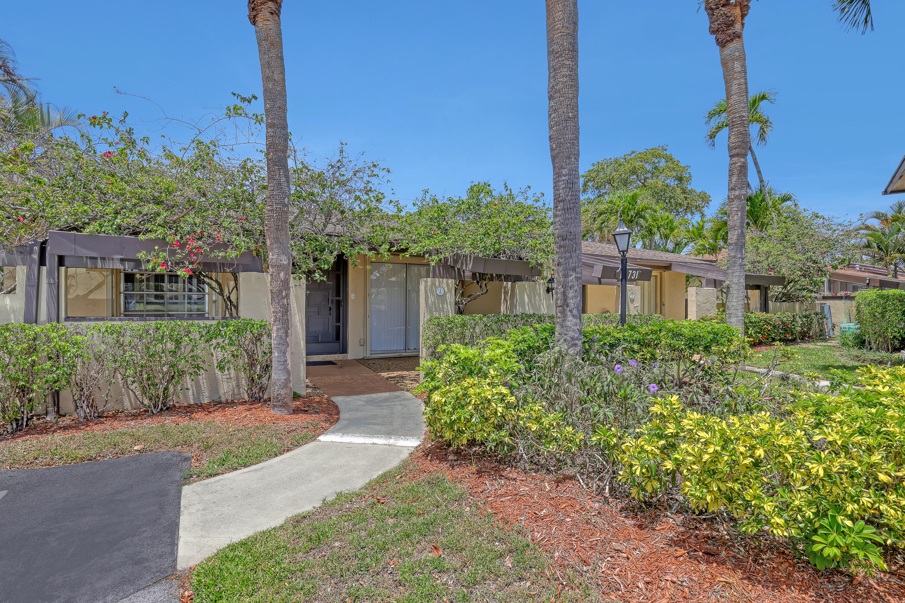 Foto de propiedad en 13731 Via Aurora A, Delray Beach, FL 33484 Delray Beach con MLS# 