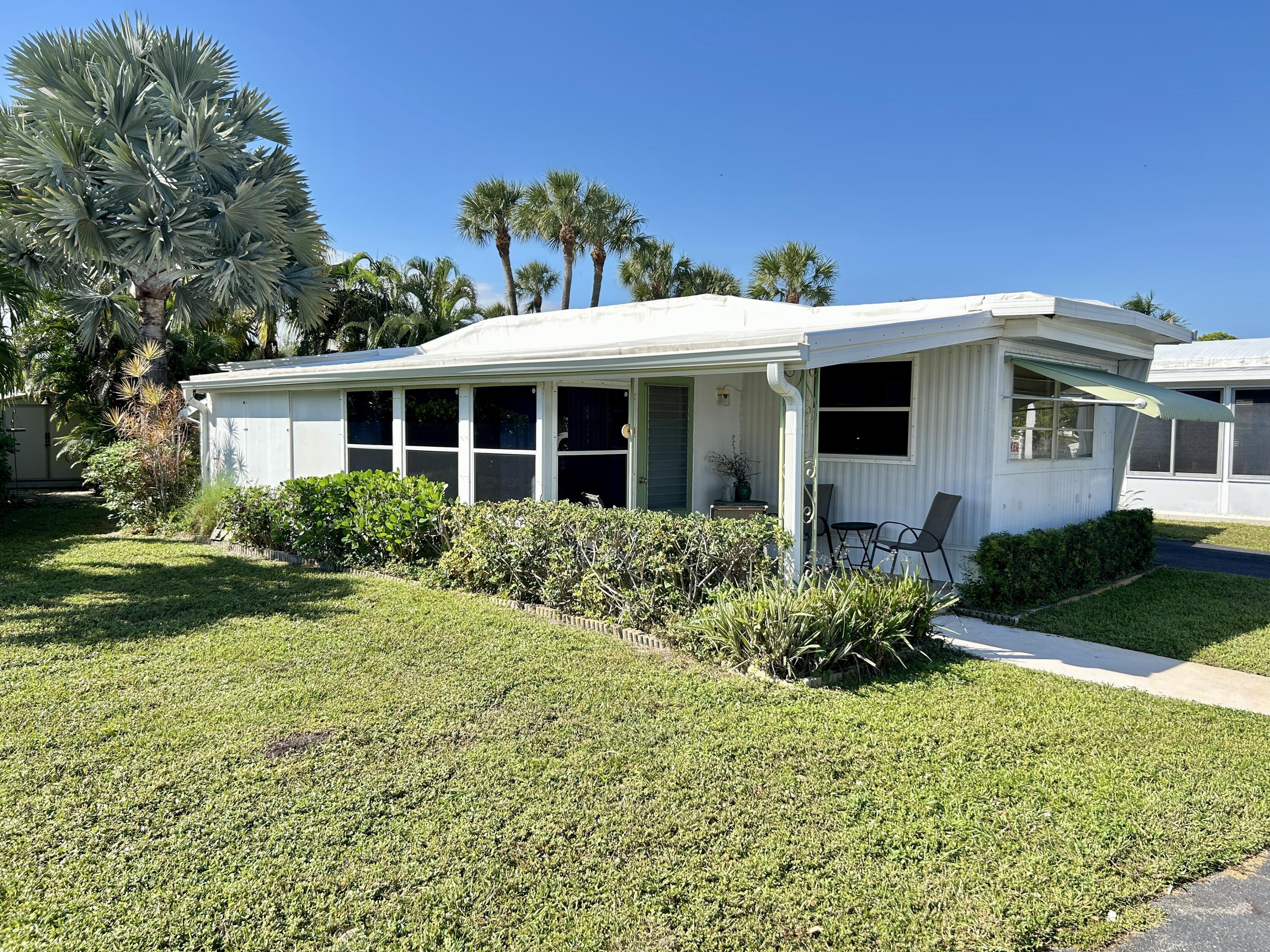 Foto de propiedad en 425 Bougainvilla Drive, Deerfield Beach, FL 33442 Deerfield Beach con MLS# 