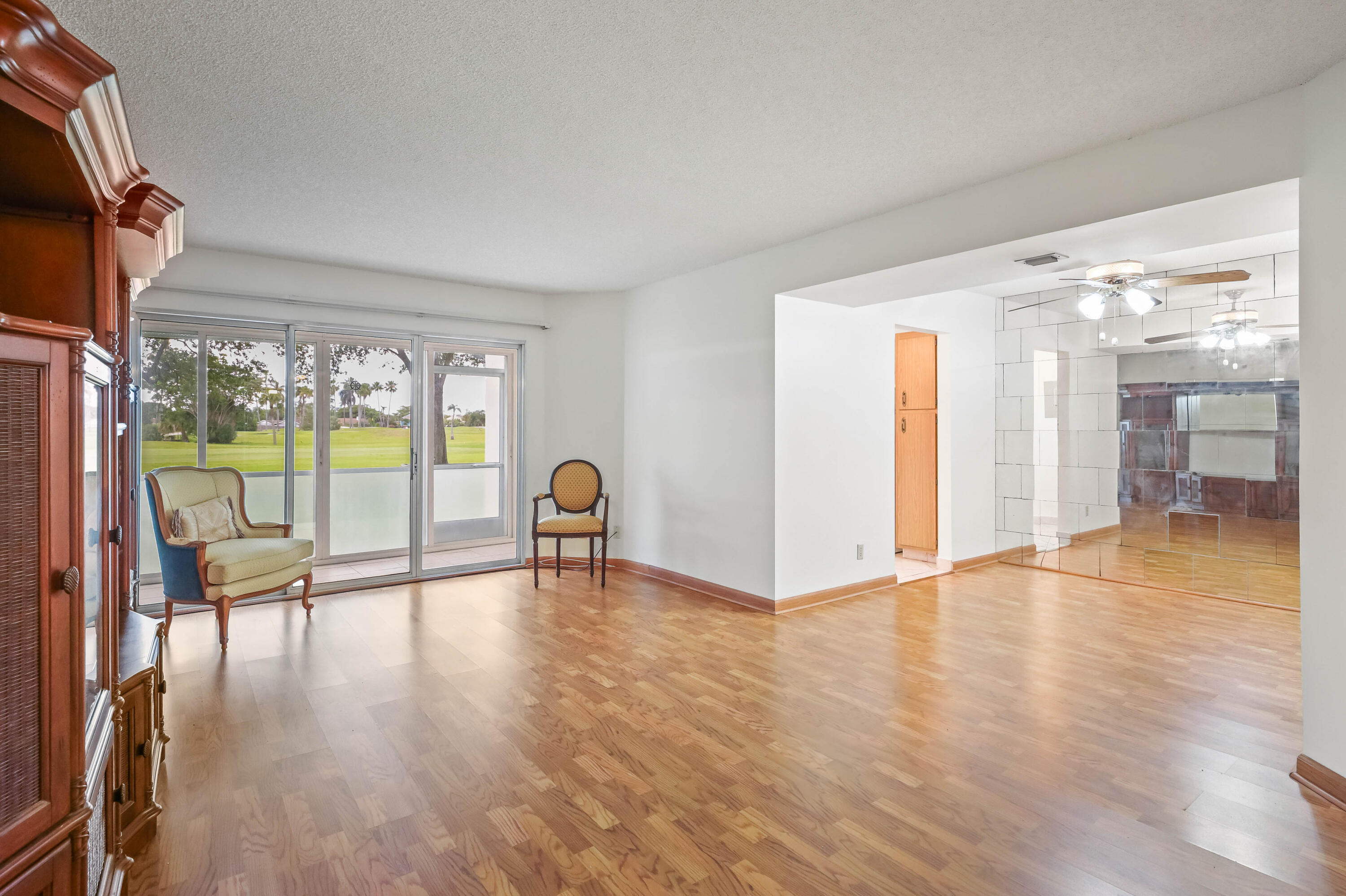 Foto de propiedad en 3951 Via Poinciana 112, Lake Worth, FL 33467 Lake Worth con MLS# 