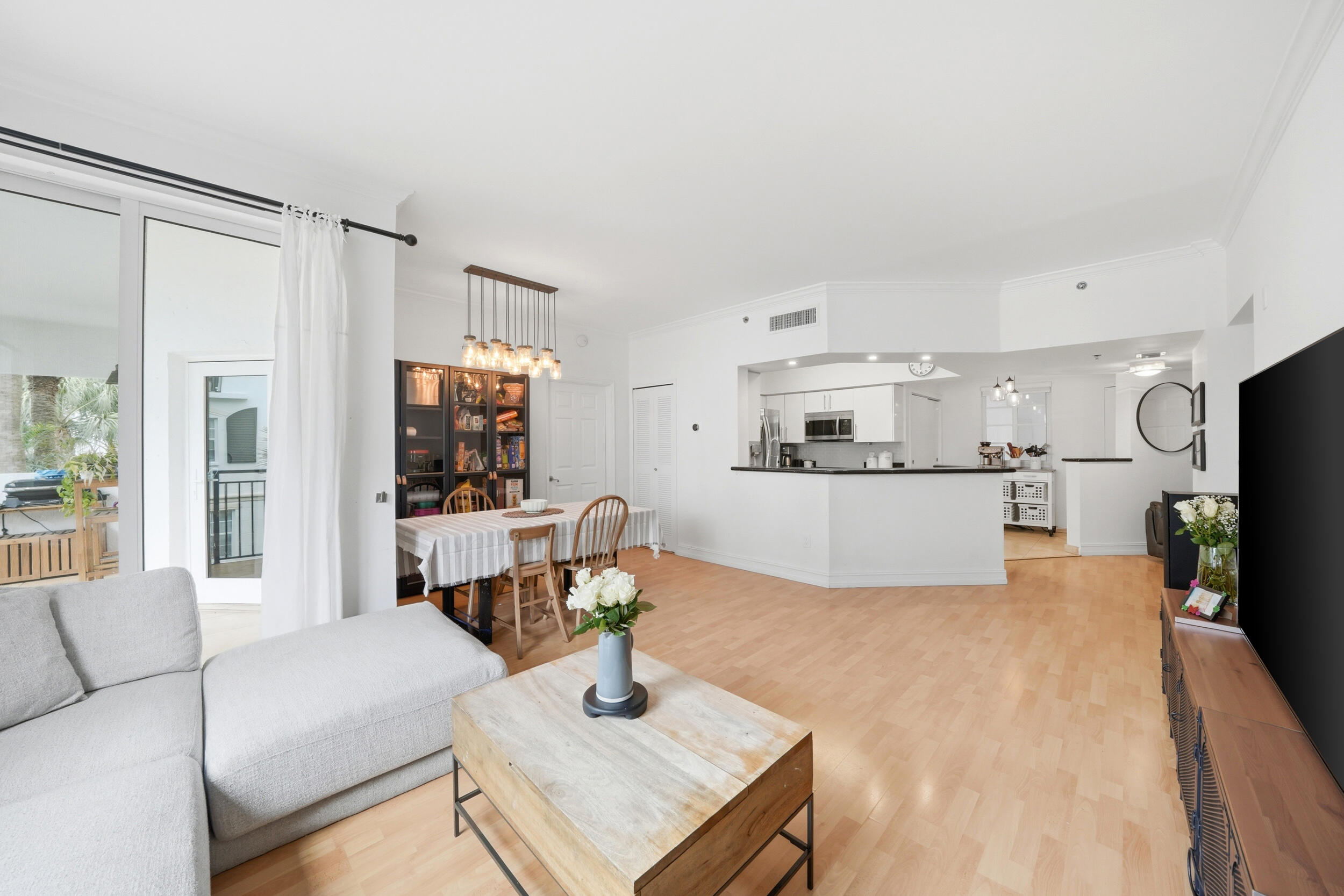 Foto de propiedad en 3145 NE 184th Street 5205, Aventura, FL 33160 Aventura con MLS# 