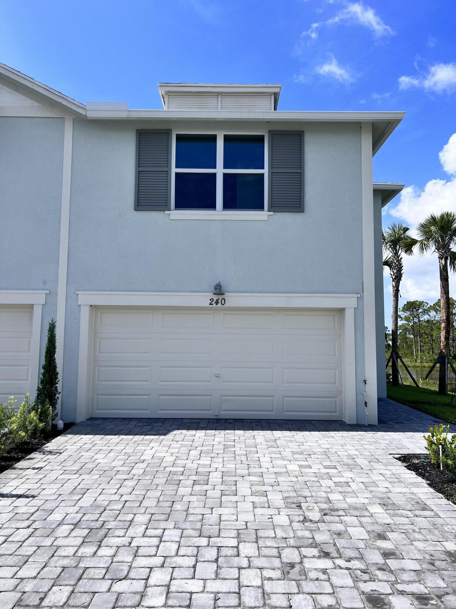 Foto de propiedad en 240 Osprey Preserve Boulevard, Jensen Beach, FL 34957 Jensen Beach con MLS# 