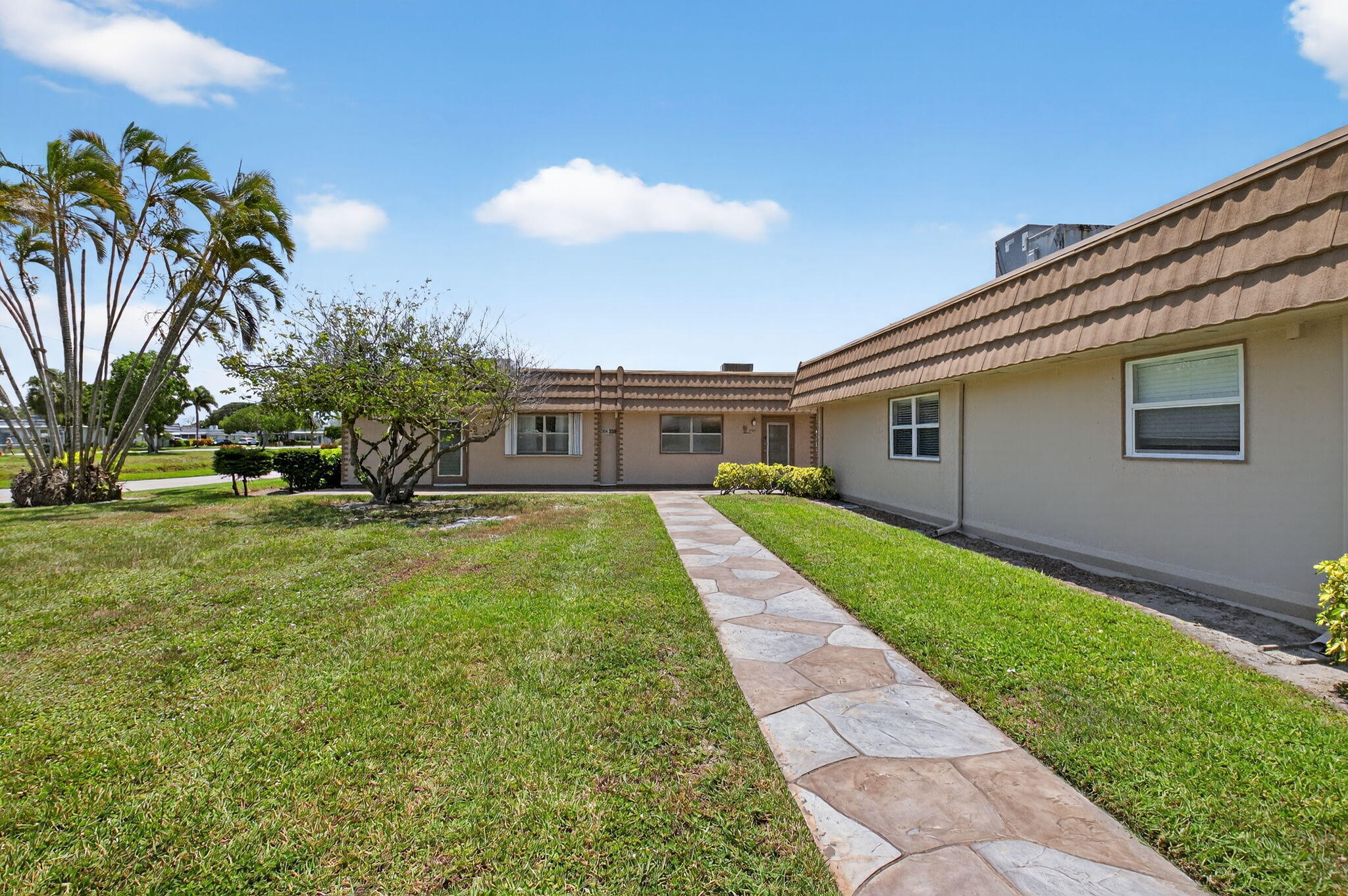 Foto de propiedad en 360 Seville O, Delray Beach, FL 33446 Delray Beach con MLS# 