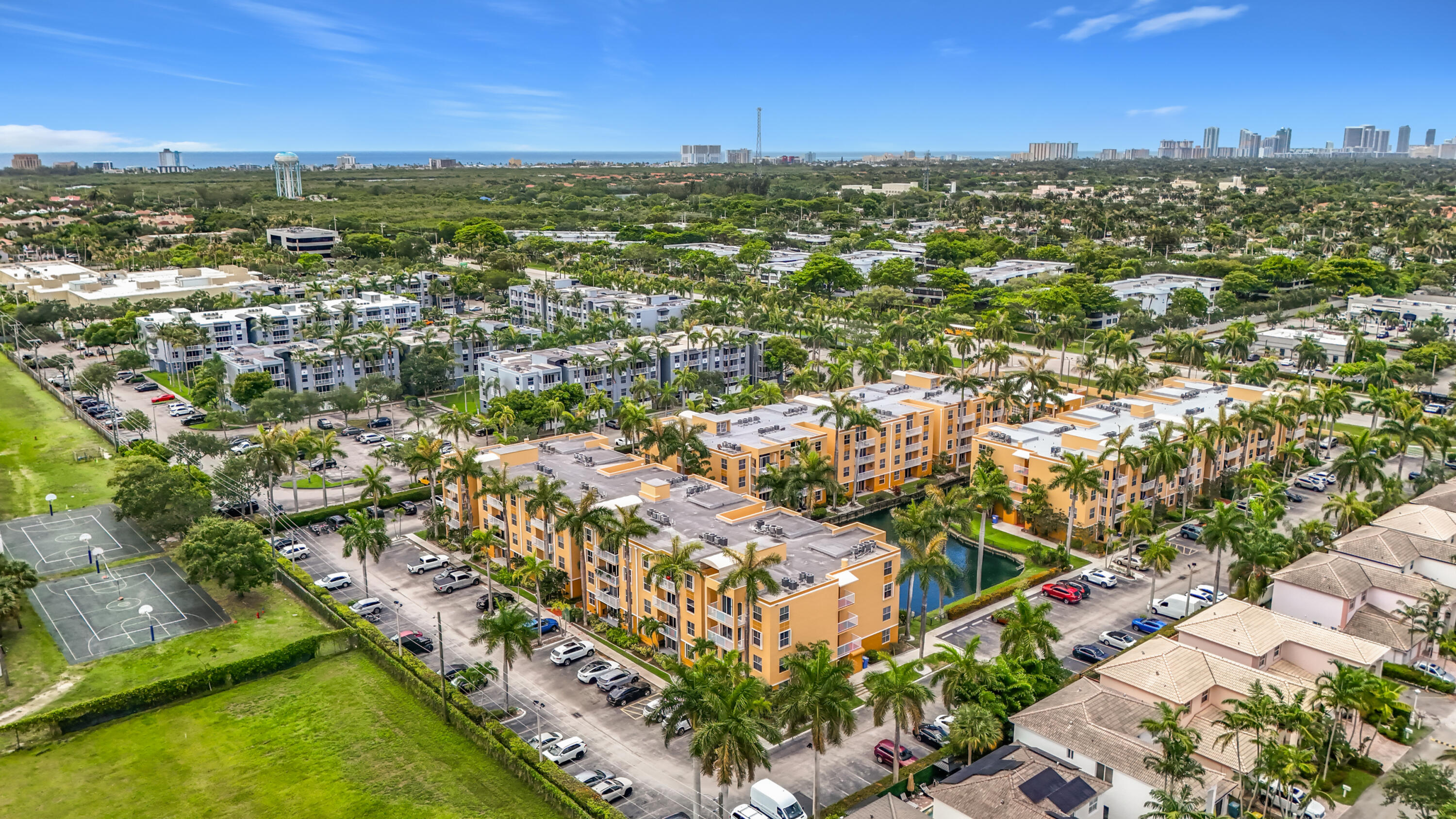 Foto de propiedad en 1341 SE 3rd Avenue 210, Dania Beach, FL 33004 Dania Beach con MLS# 