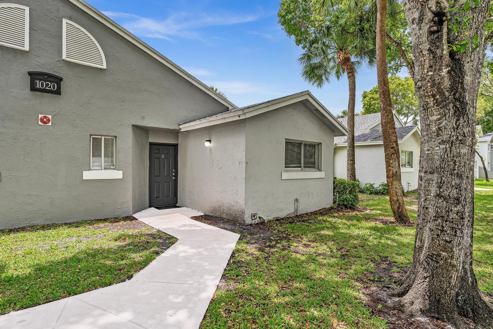 En Renta 1020 Lake Victoria Drive B, West Palm Beach, FL 33411, West Palm Beach, FL 33411