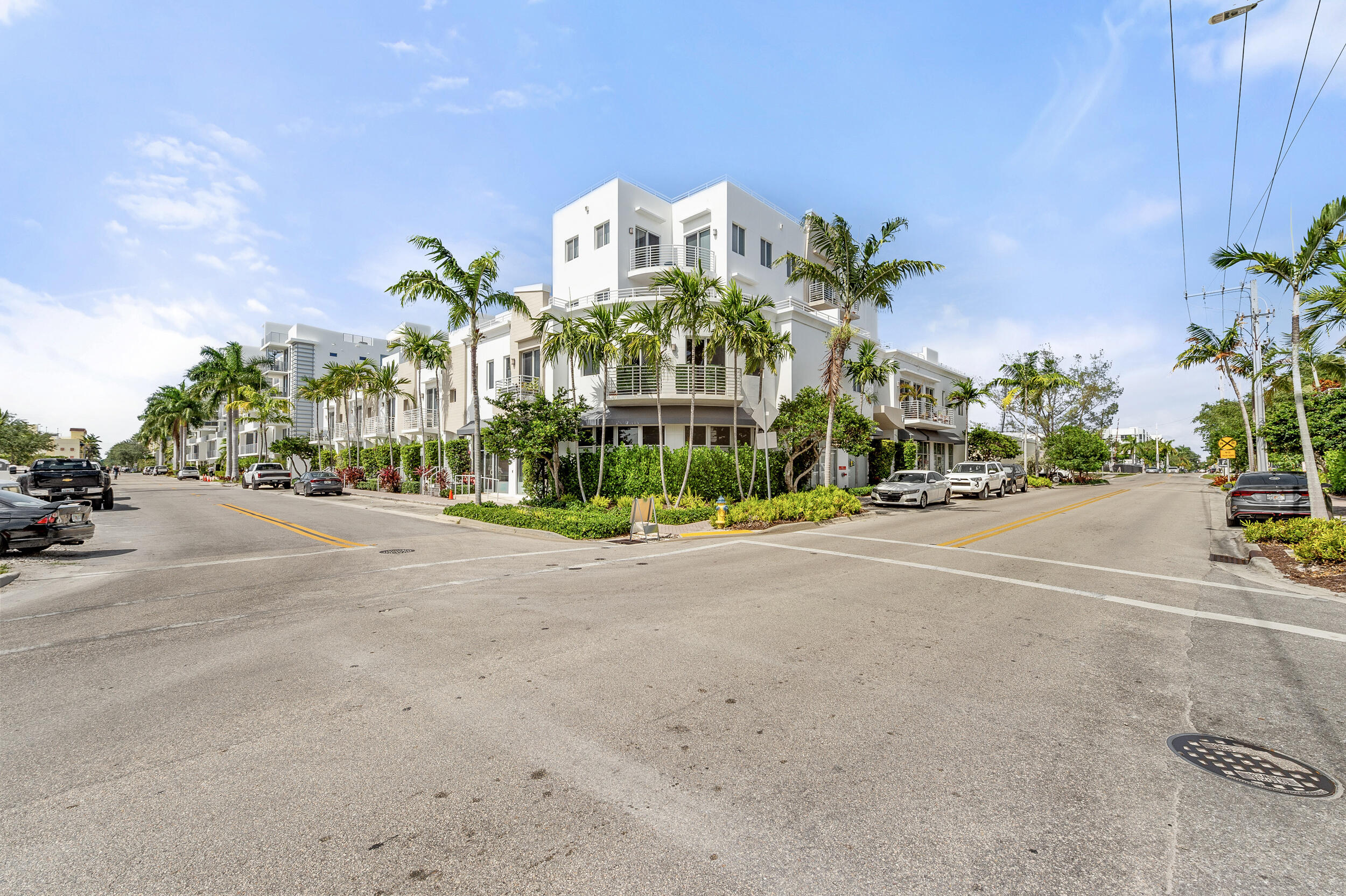 Foto de propiedad en 111 SE 2nd Street 302, Delray Beach, FL 33444 Delray Beach con MLS# 