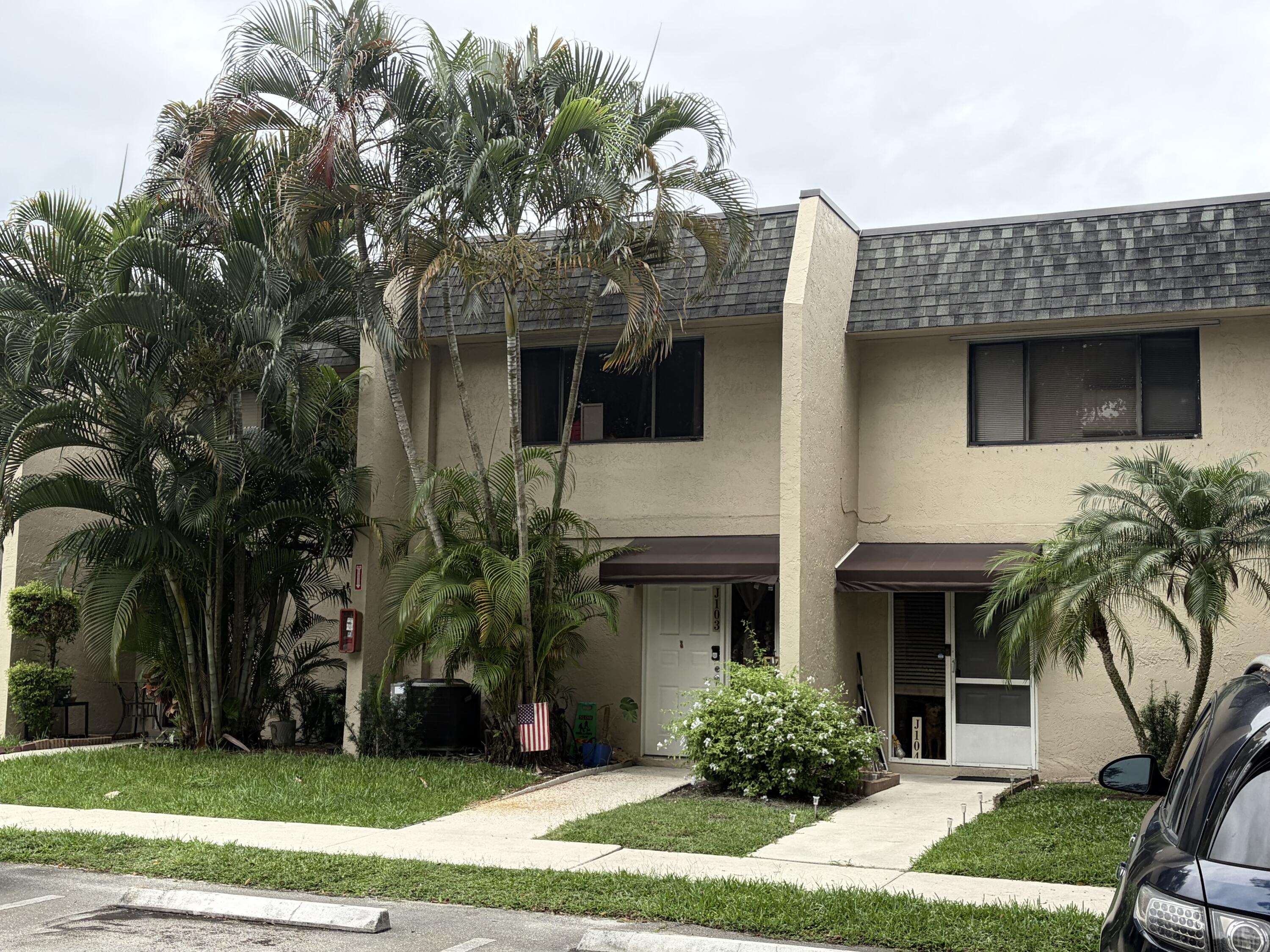 Foto de propiedad en 81 Deer Creek Road 103, Deerfield Beach, FL 33442 Deerfield Beach con MLS# 