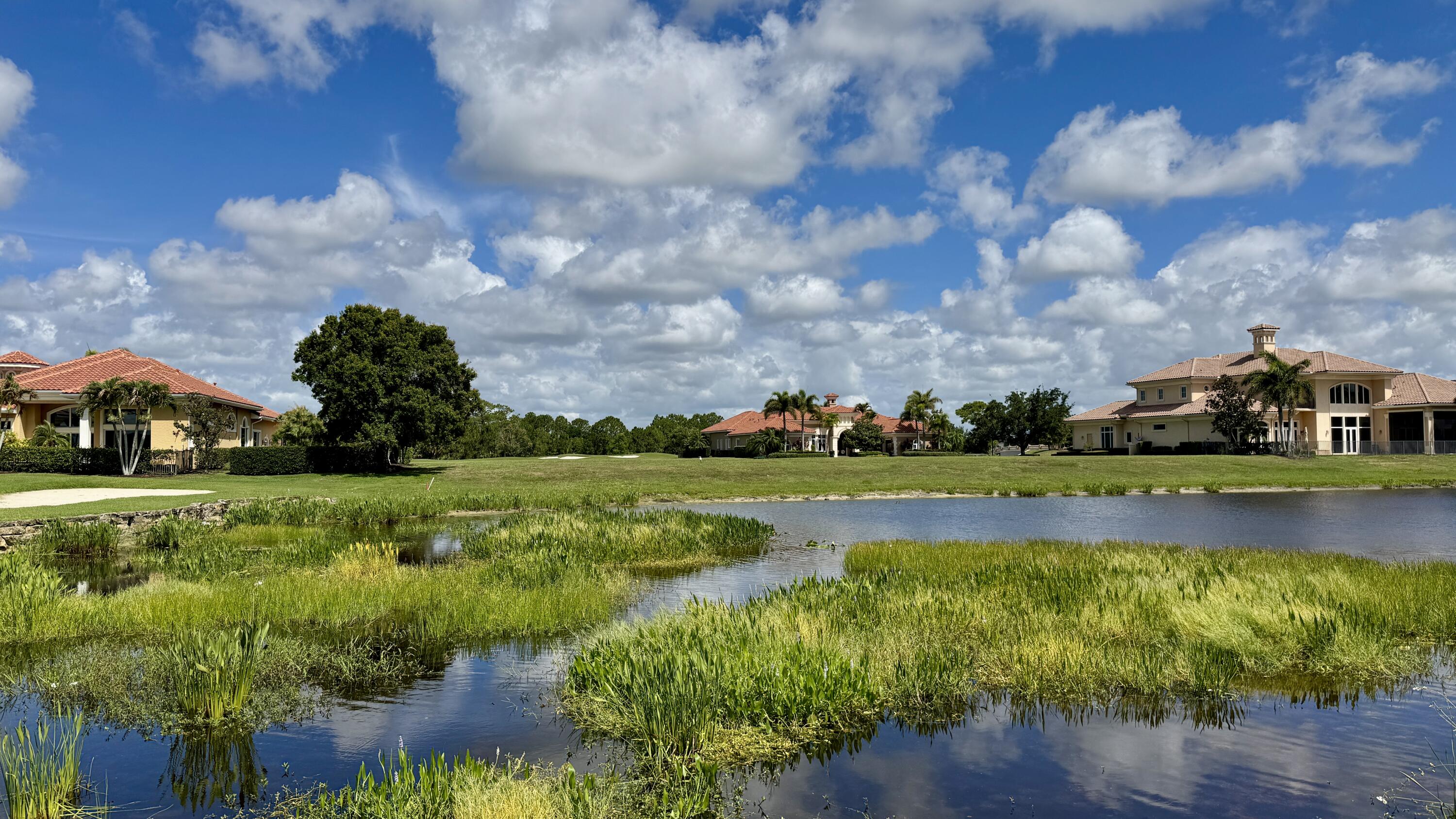 Foto de propiedad en 112 SE Mira Lavella, Port St. Lucie, FL 34984 Port St. Lucie con MLS# 