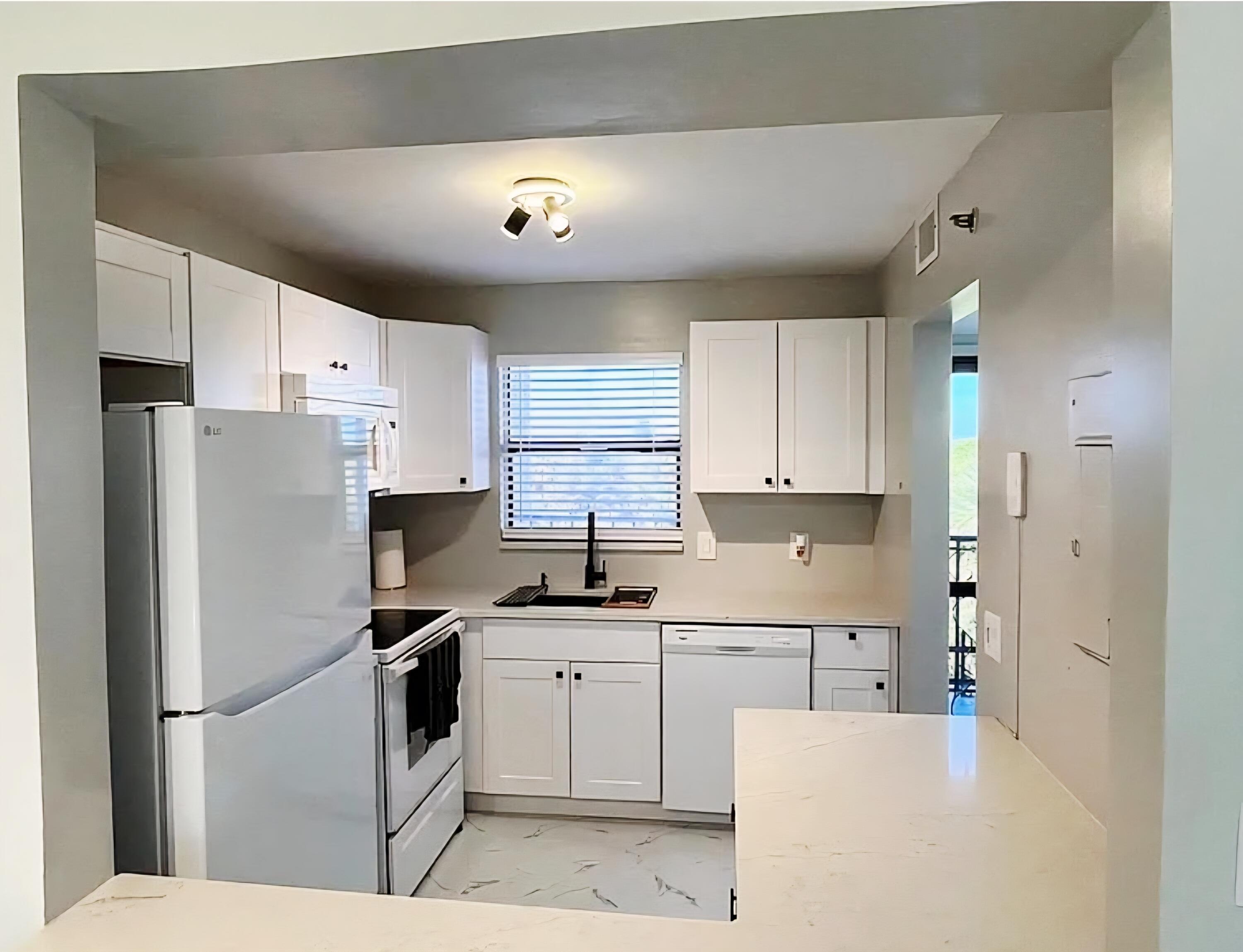 Foto de propiedad en 4640 W Lucerne Lakes Blvd Boulevard 505, Lake Worth, FL 33467 Lake Worth con MLS# 