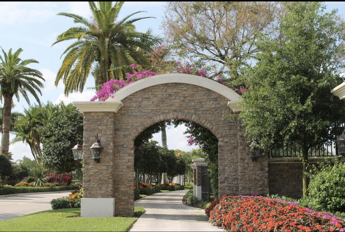 Wonderful Lifestyle Within the Gates