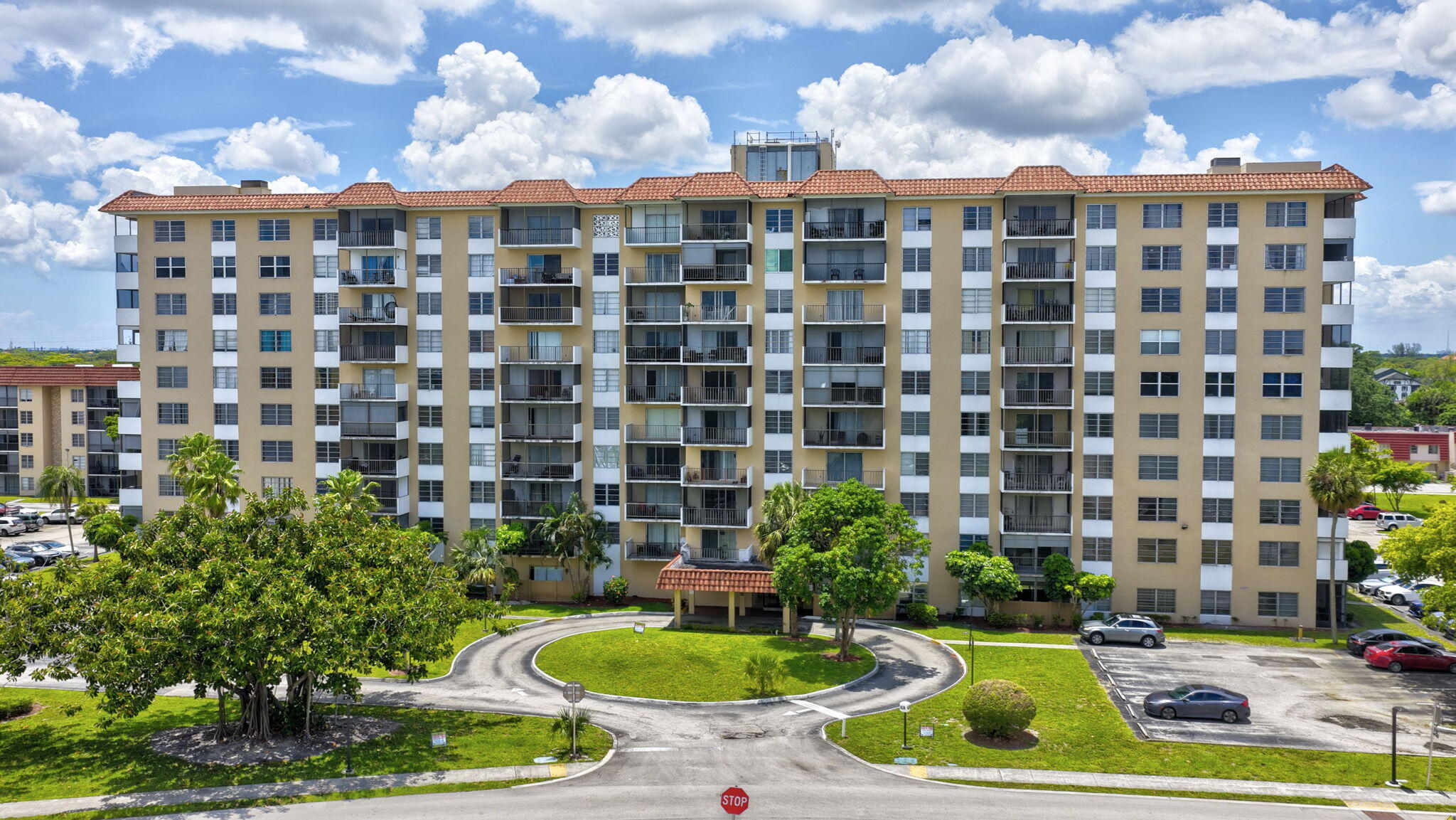 En Venta 4174 Inverrary Drive 513, Lauderhill, FL 33319, Lauderhill, FL 33319