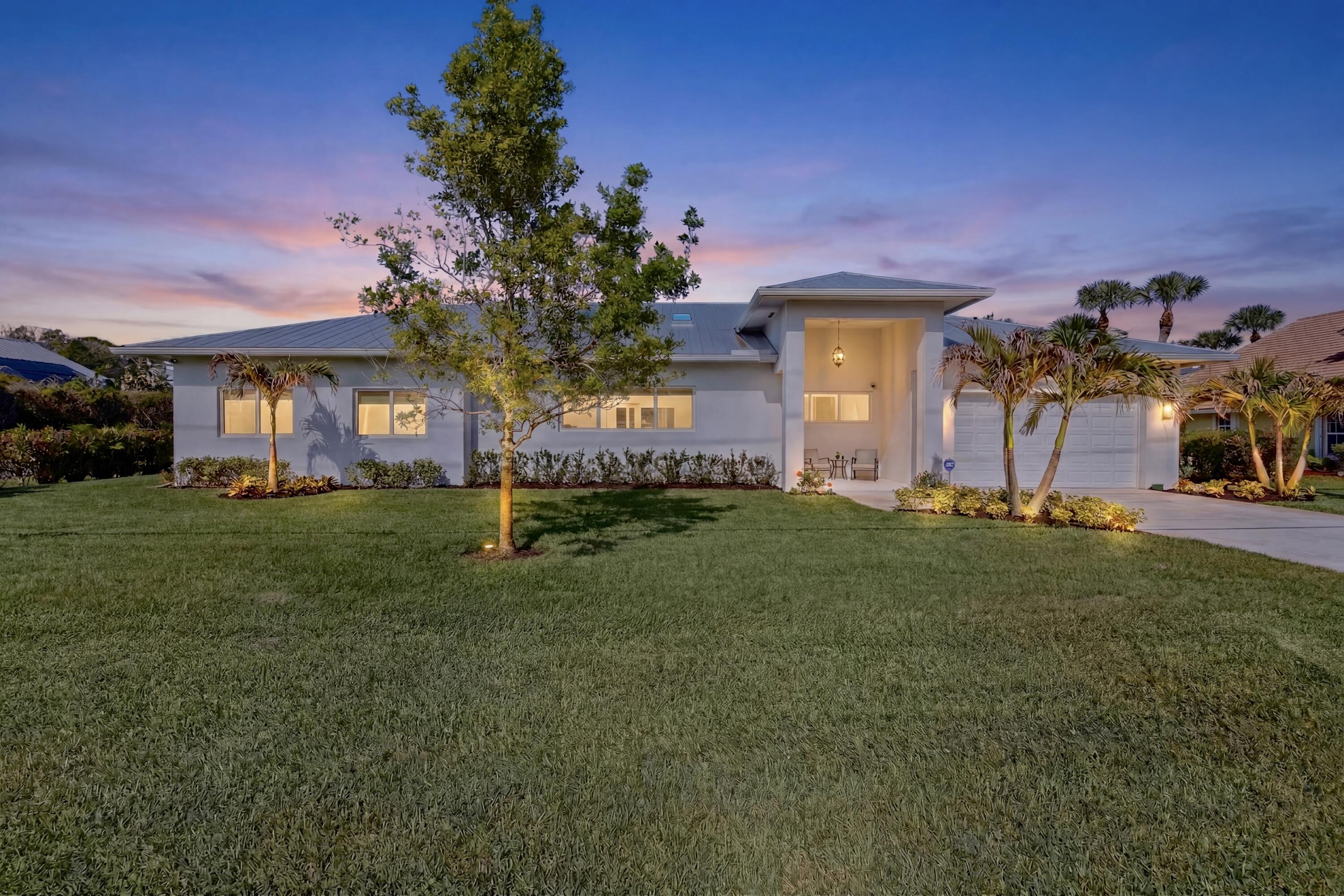 Foto de propiedad en 3213 SE Morningside Boulevard, Port St. Lucie, FL 34952 Port St. Lucie con MLS# 