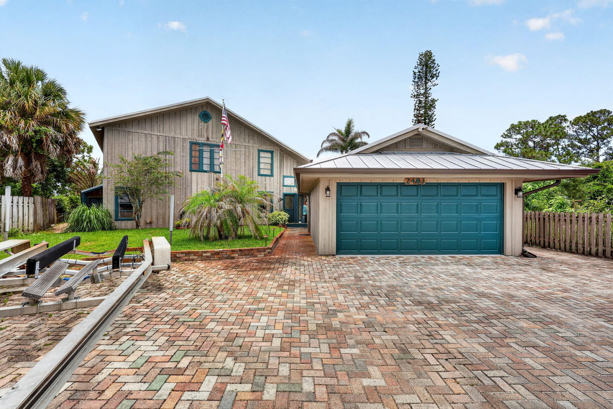 Foto de propiedad en 2483 SW Murphy Road, Palm City, FL 34990 Palm City con MLS# 